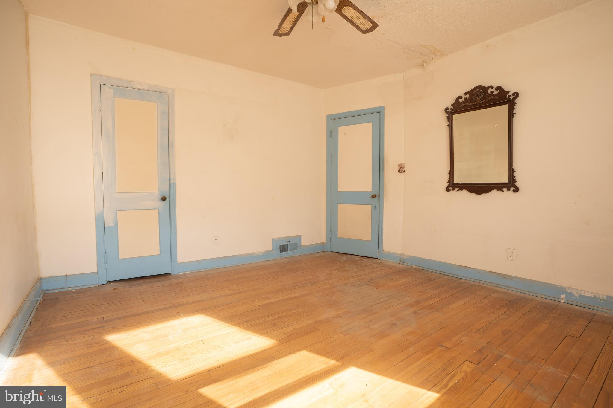 WEST HILLS - Residential