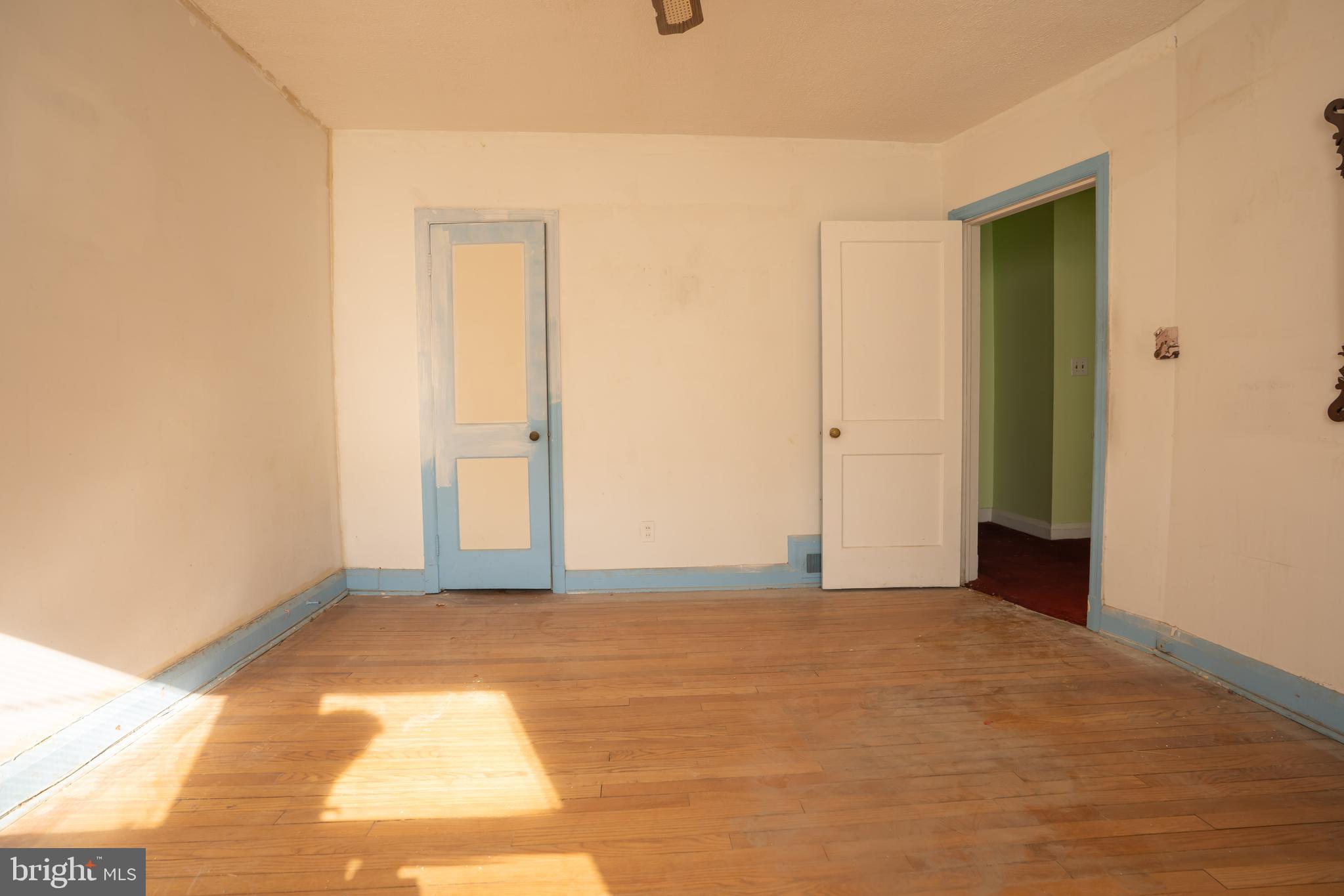 WEST HILLS - Residential