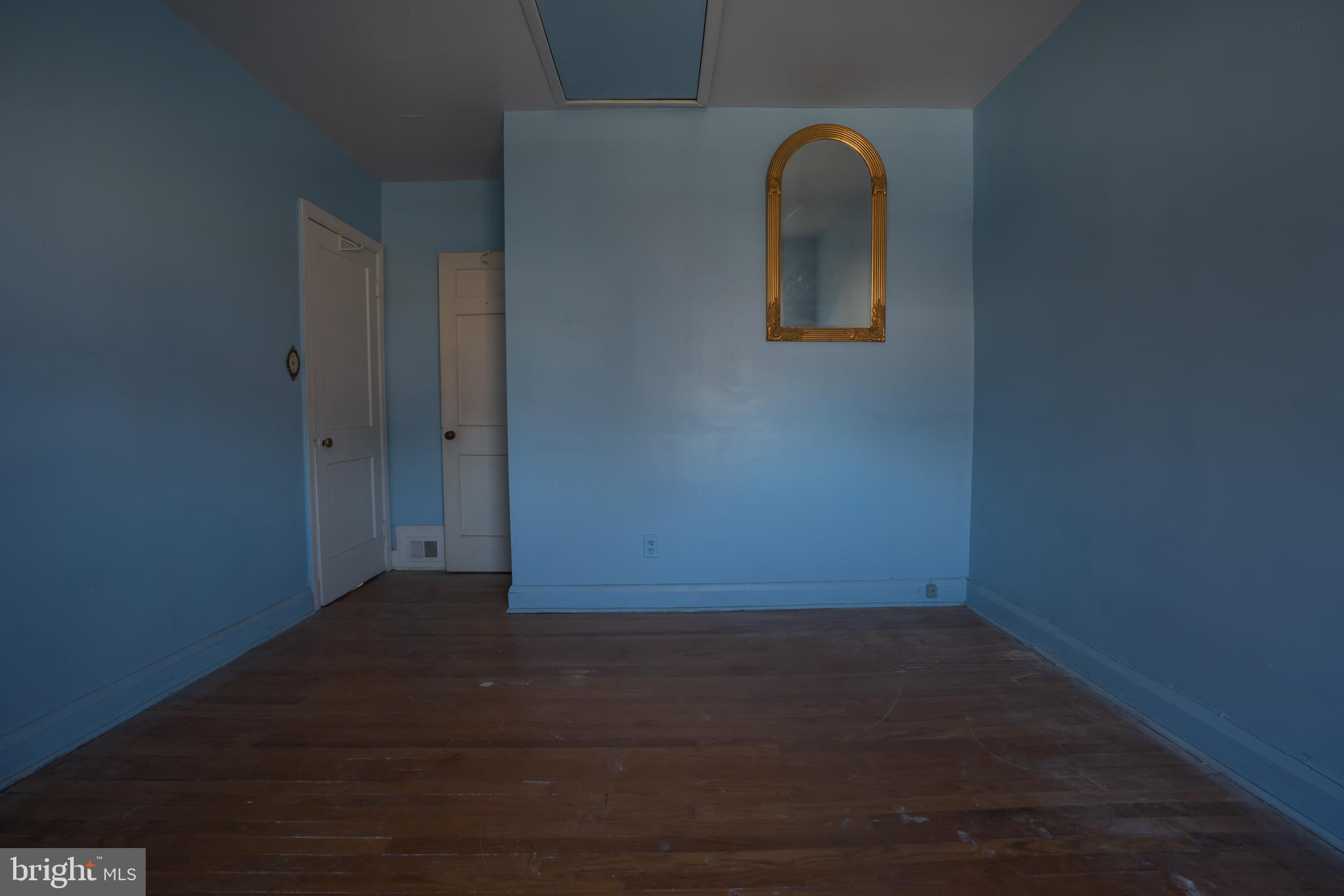 WEST HILLS - Residential