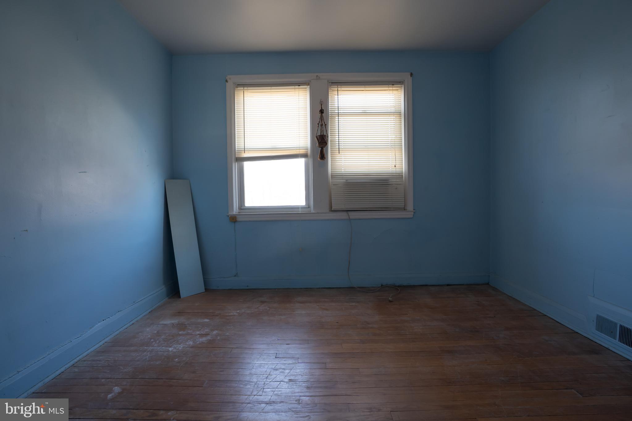 WEST HILLS - Residential