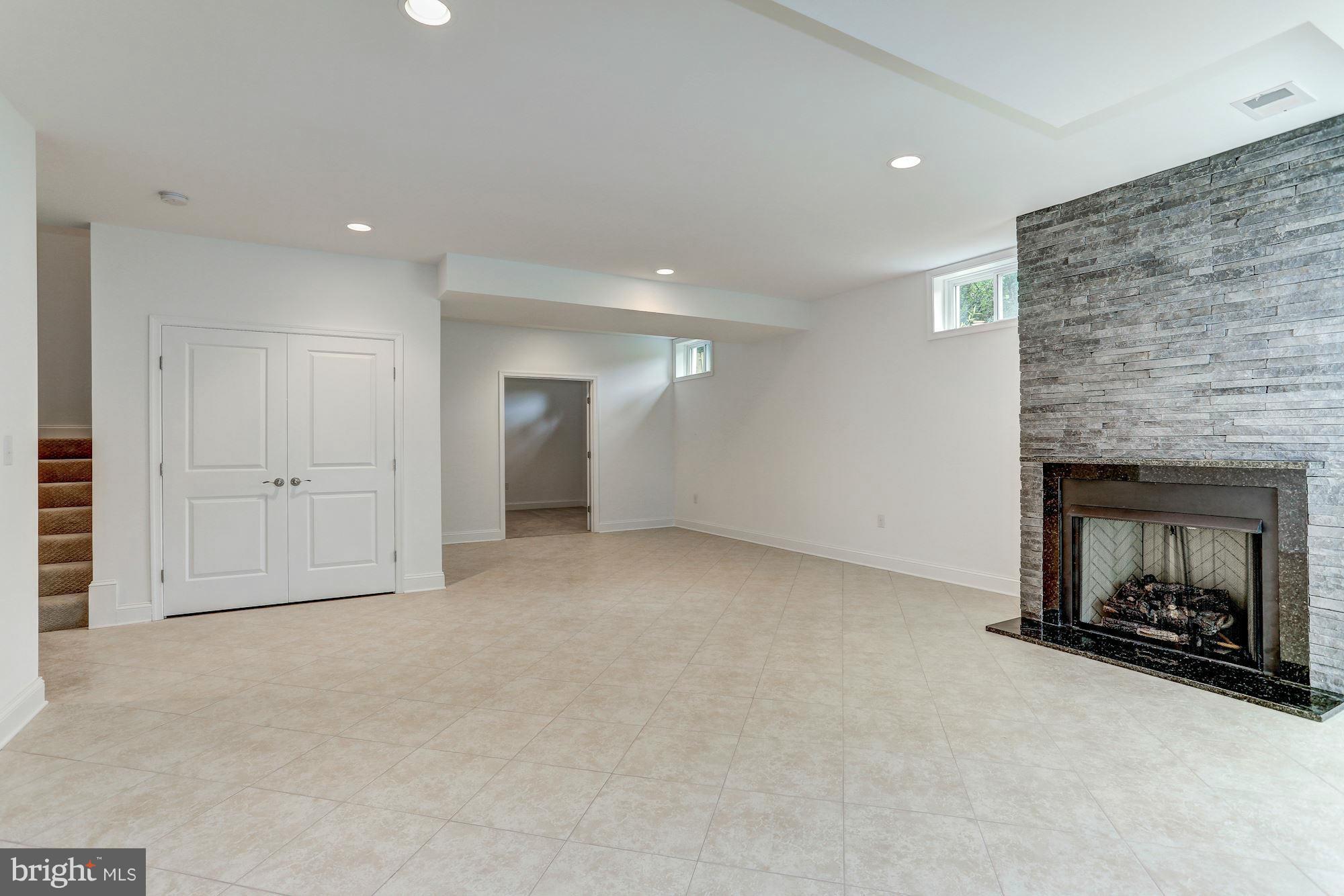 PIMMIT HILLS - Residential