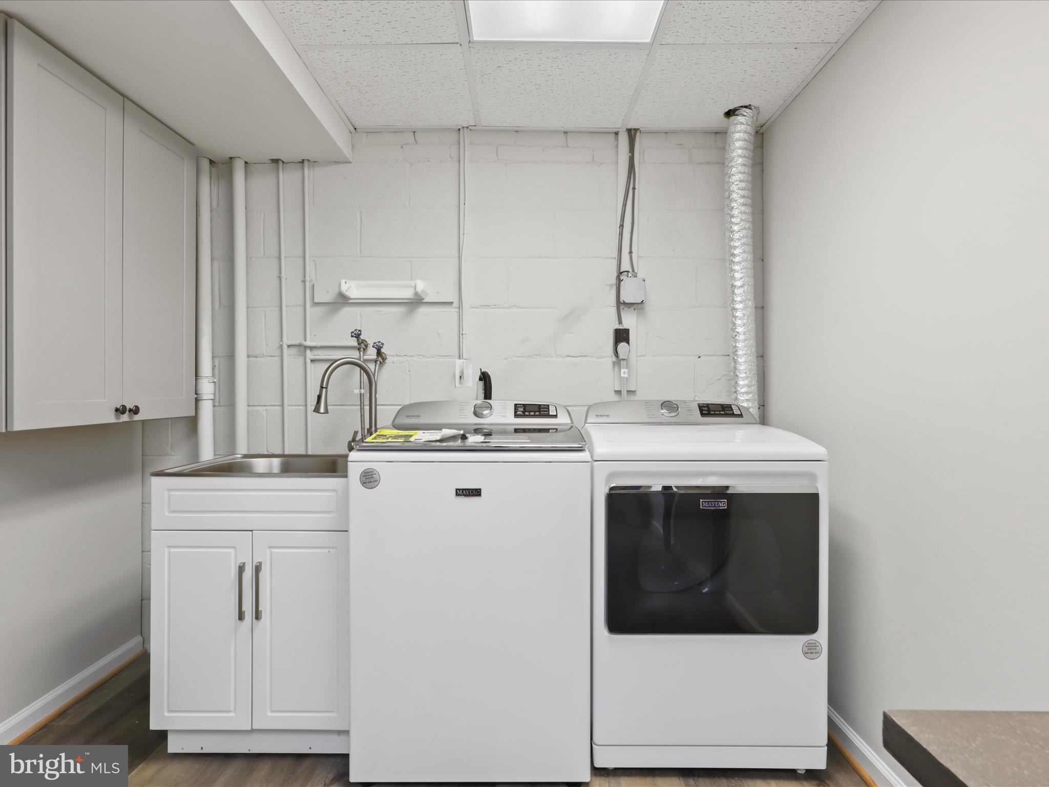 STONEYBROOKE - Residential