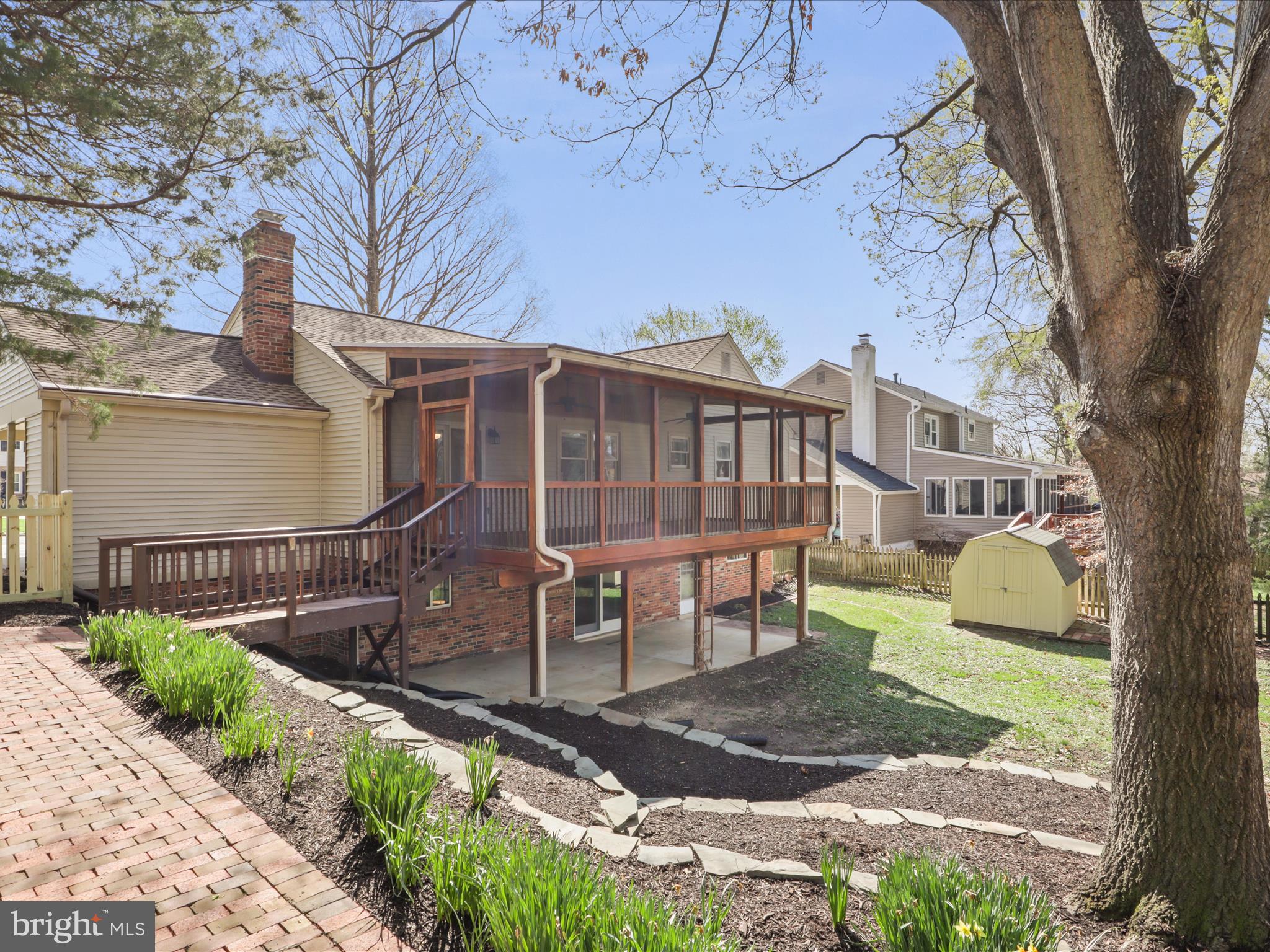 STONEYBROOKE - Residential