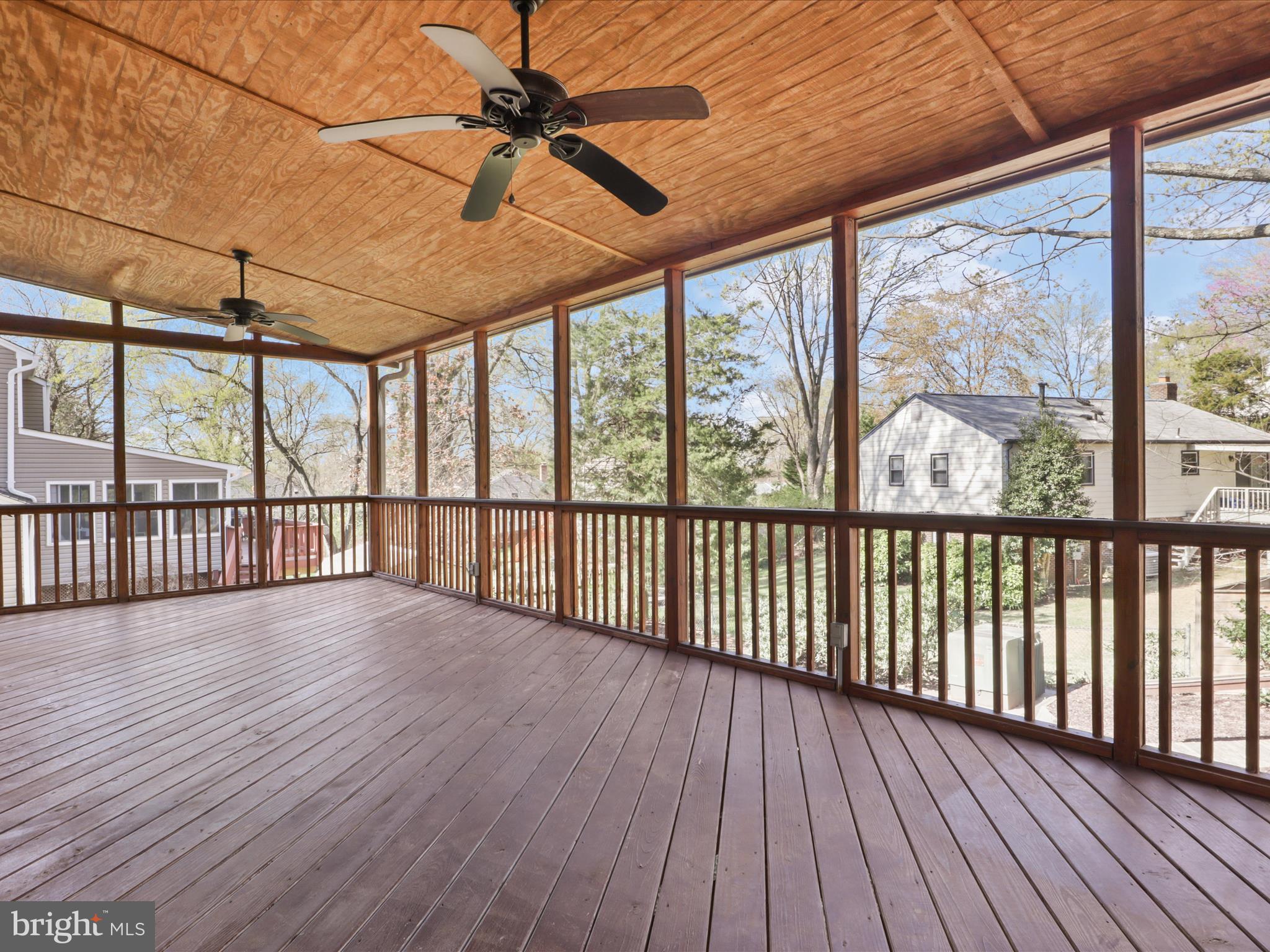 STONEYBROOKE - Residential