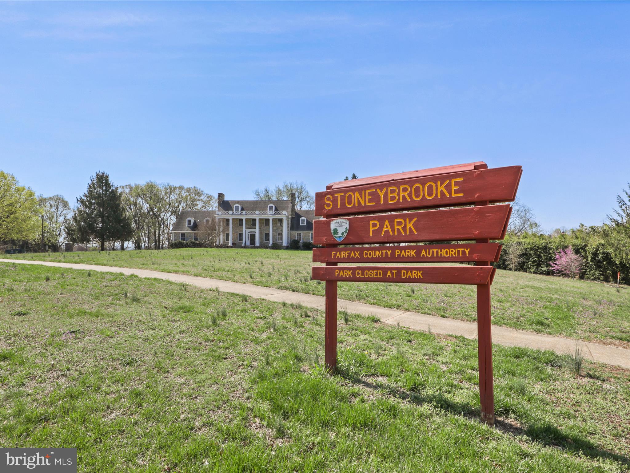 STONEYBROOKE - Residential