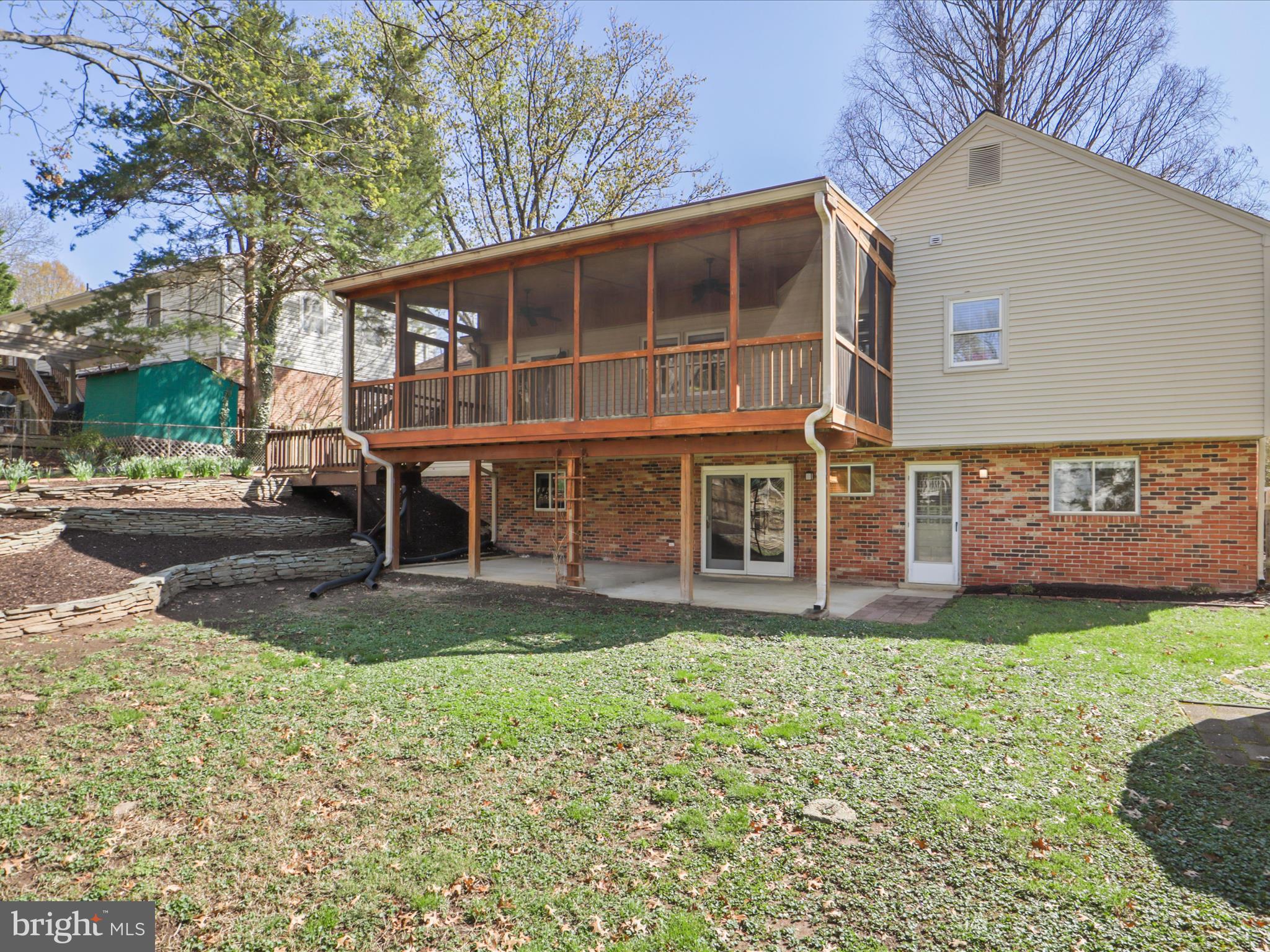 STONEYBROOKE - Residential