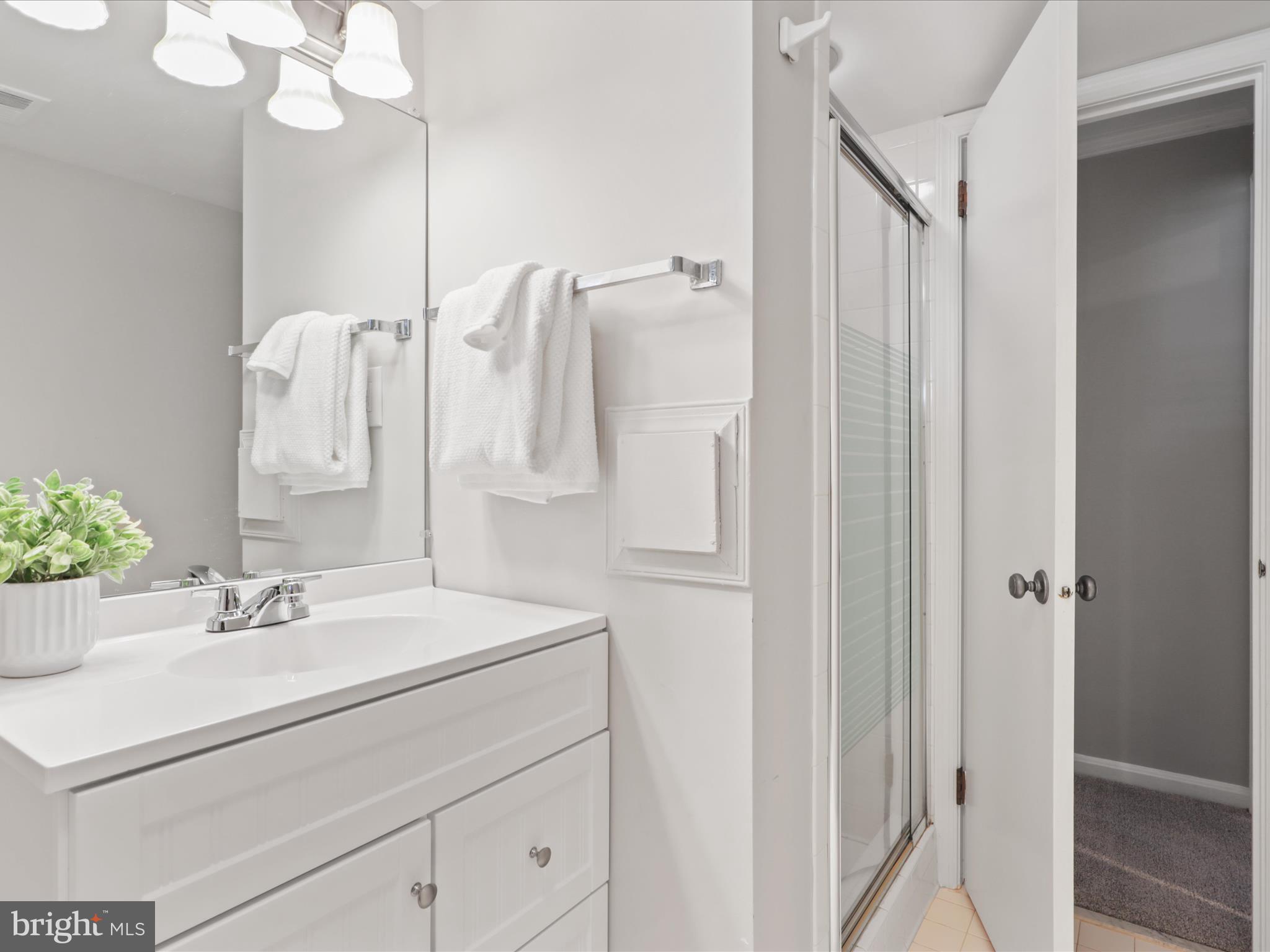 STONEYBROOKE - Residential