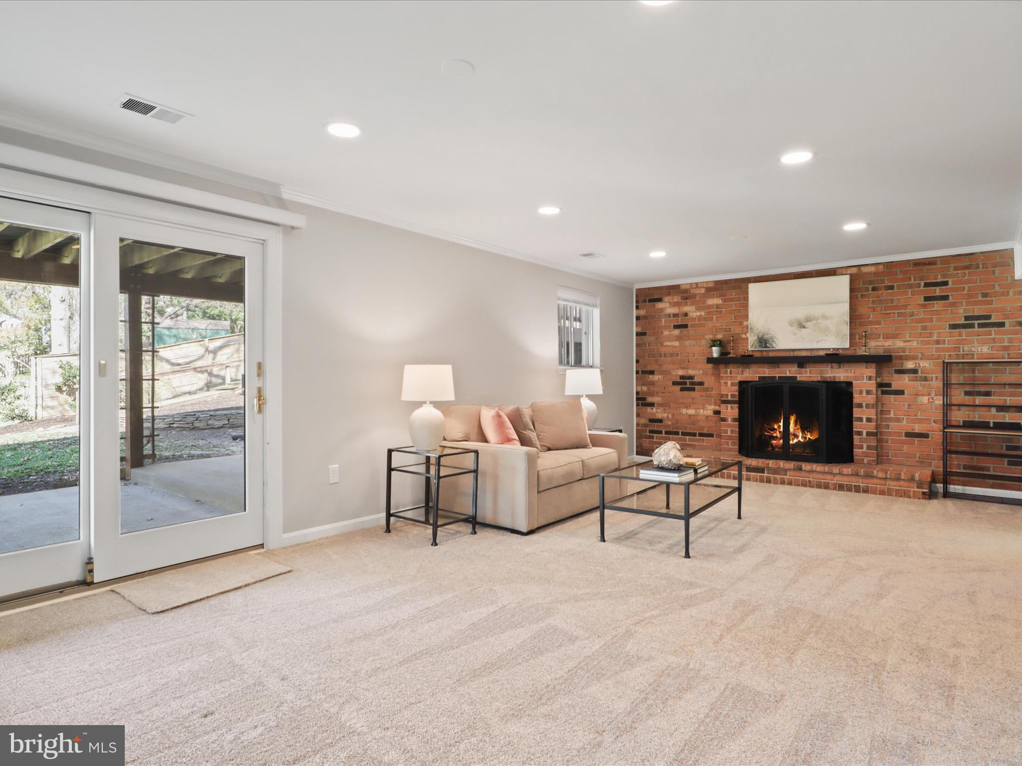 STONEYBROOKE - Residential