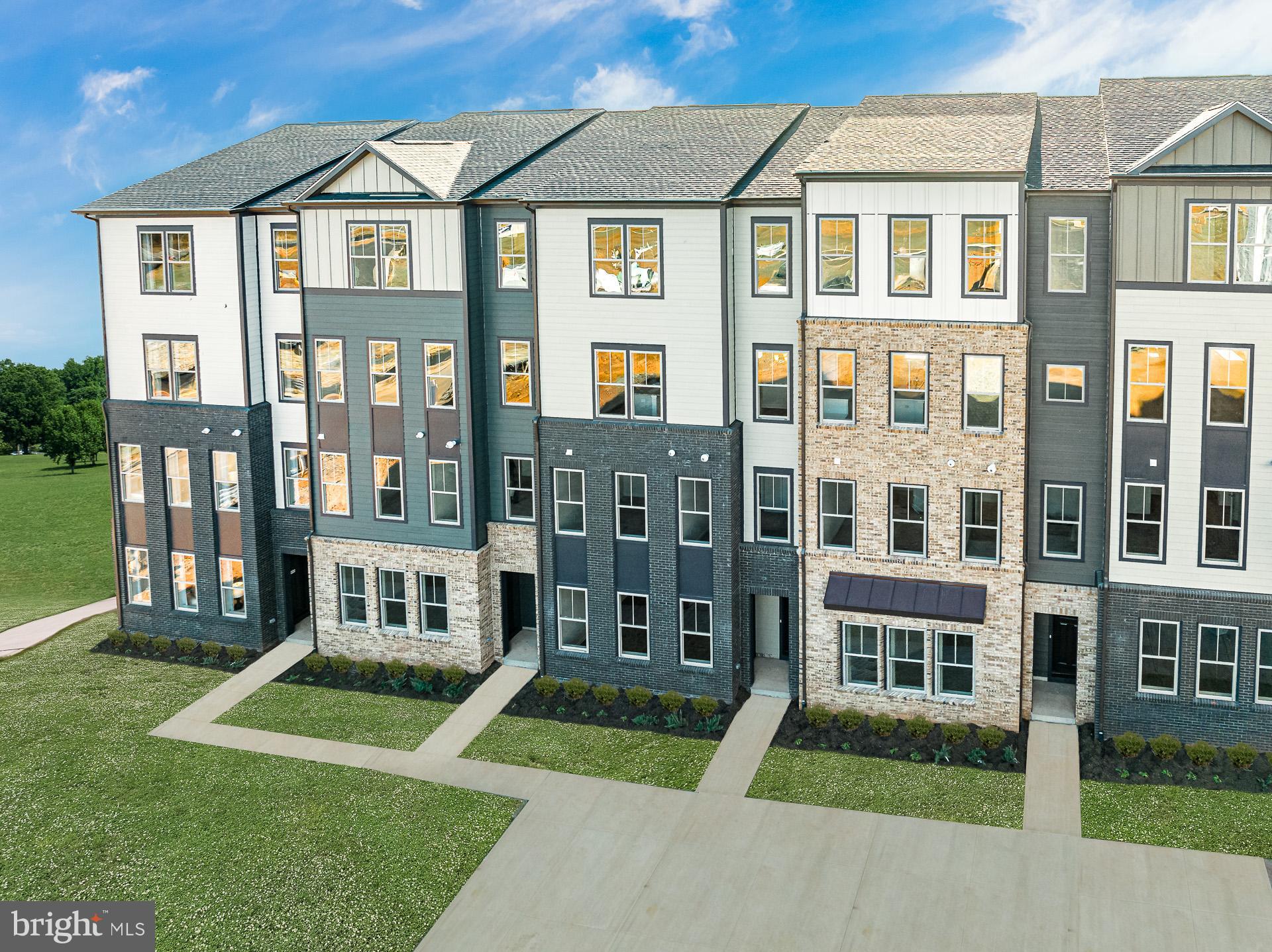 REGAL CHASE - Residential