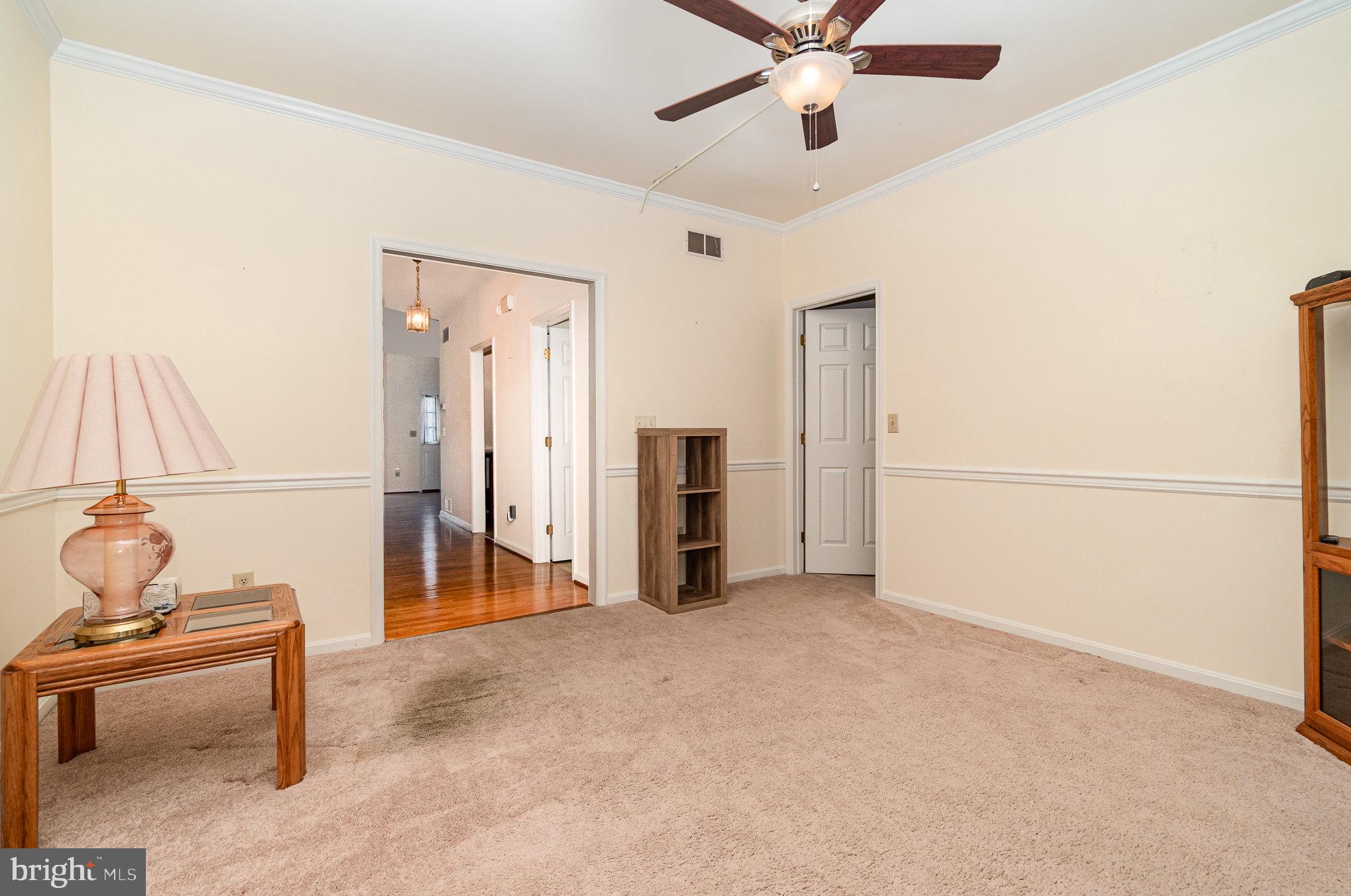 WALNUT COURT - Residential