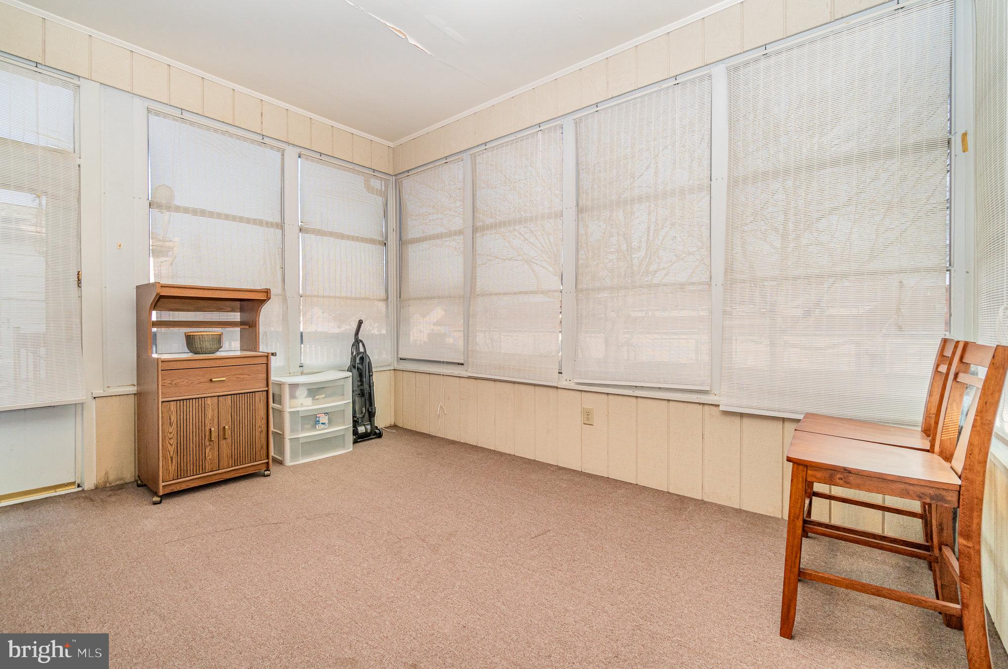 WALNUT COURT - Residential