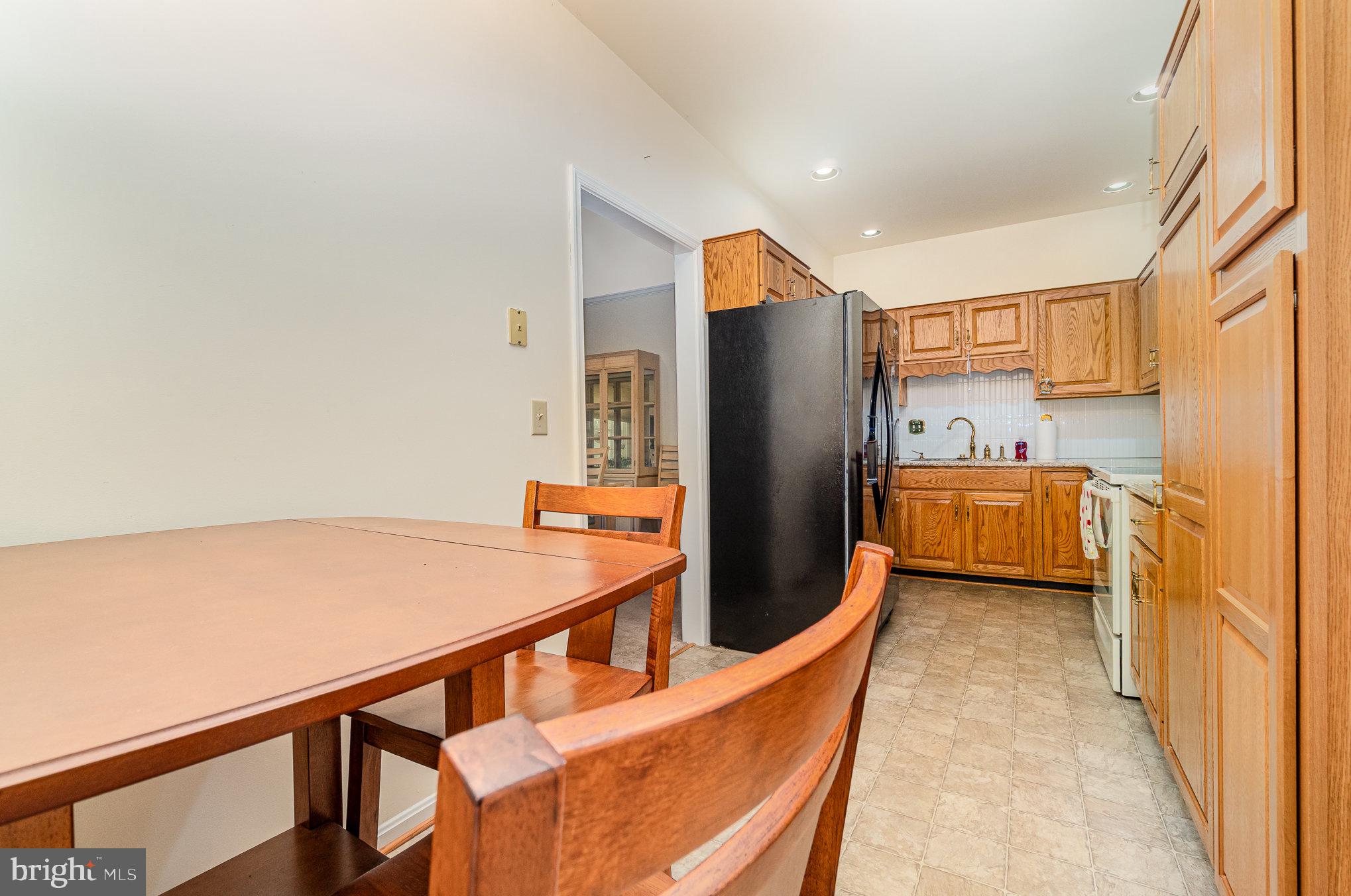 WALNUT COURT - Residential