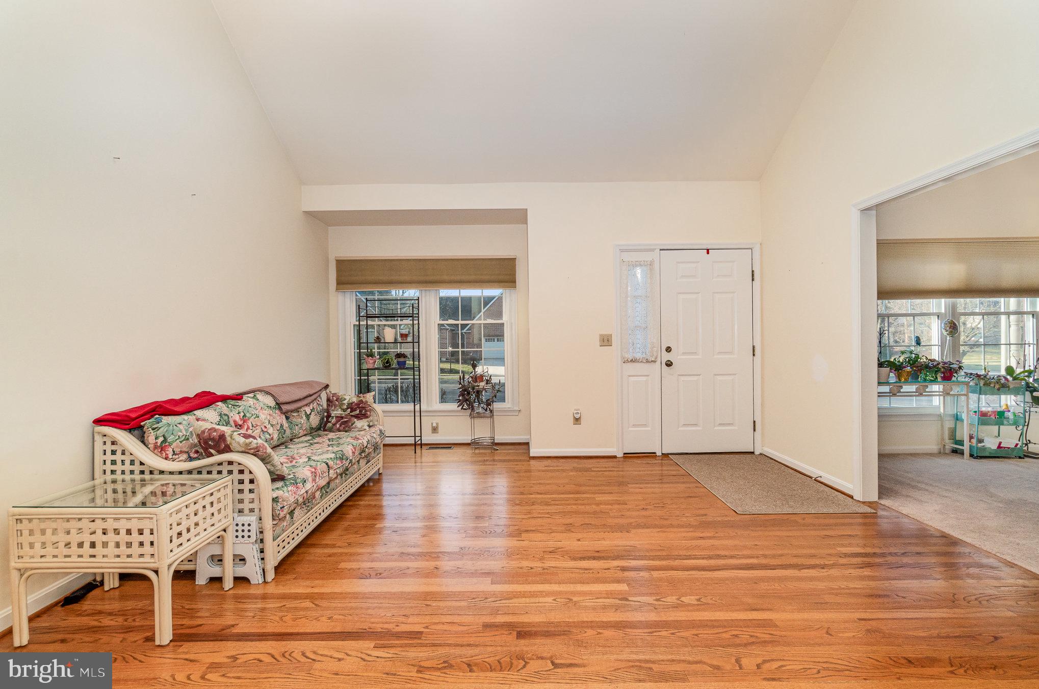 WALNUT COURT - Residential