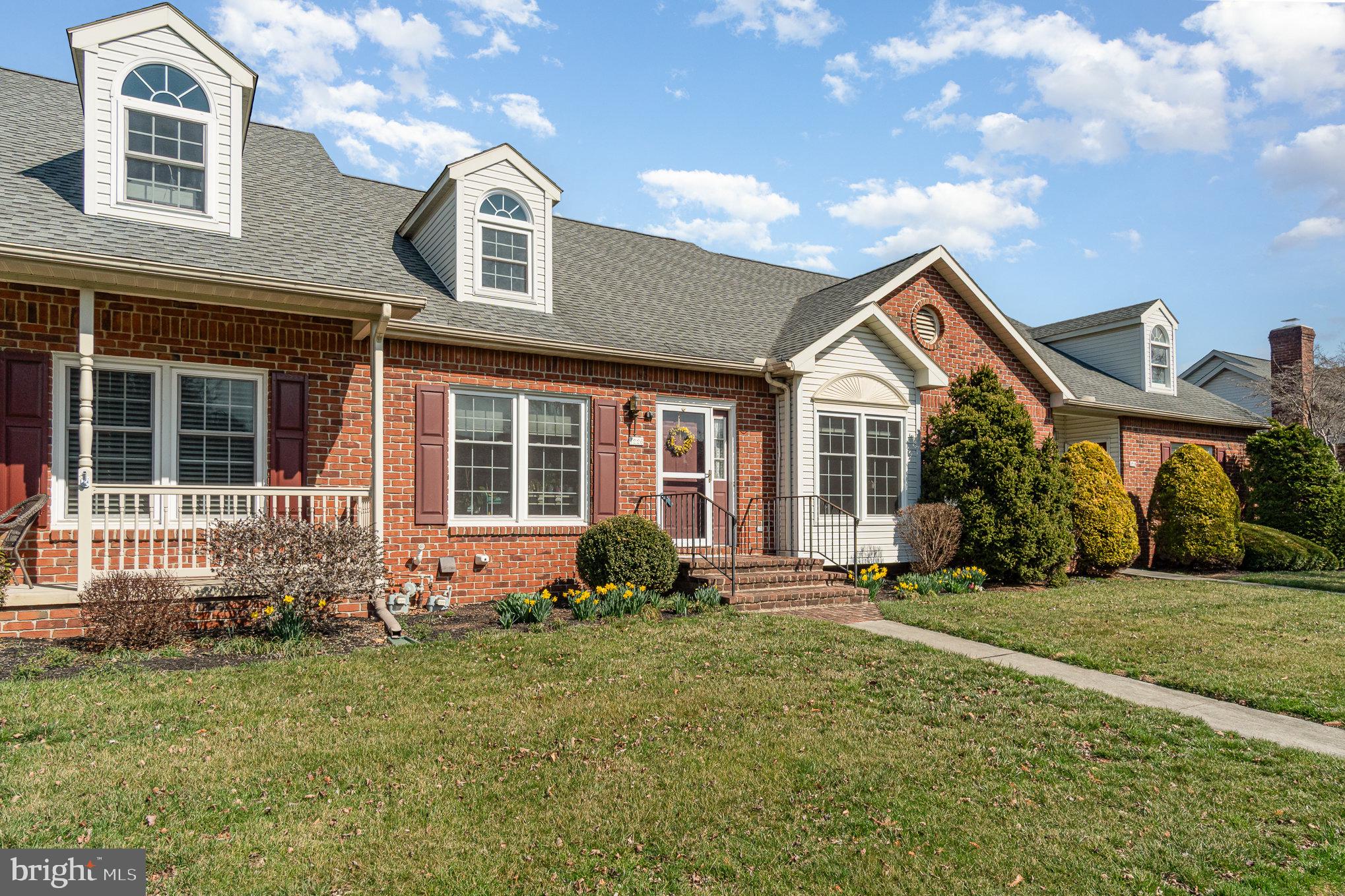 WALNUT COURT - Residential