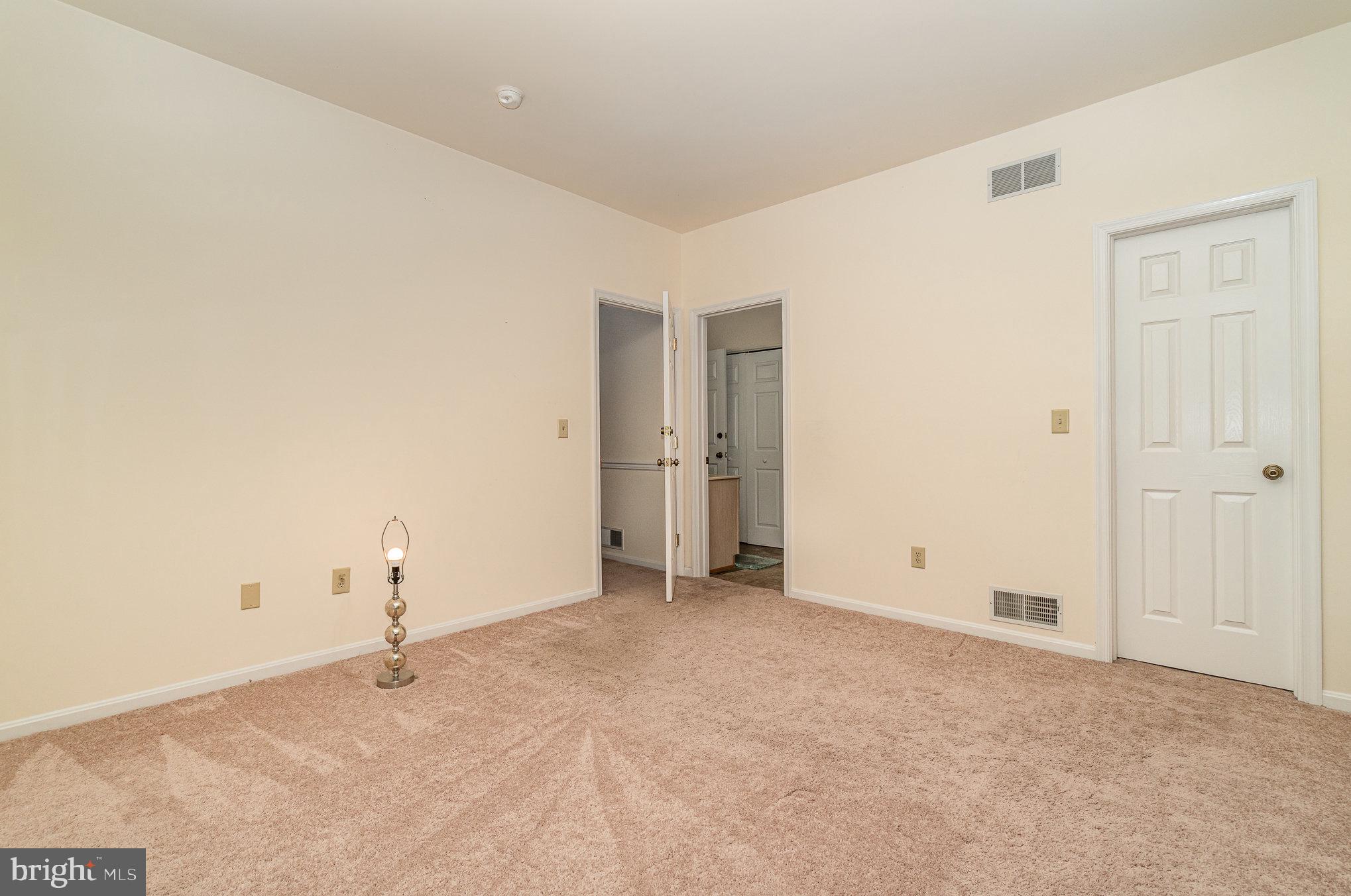 WALNUT COURT - Residential