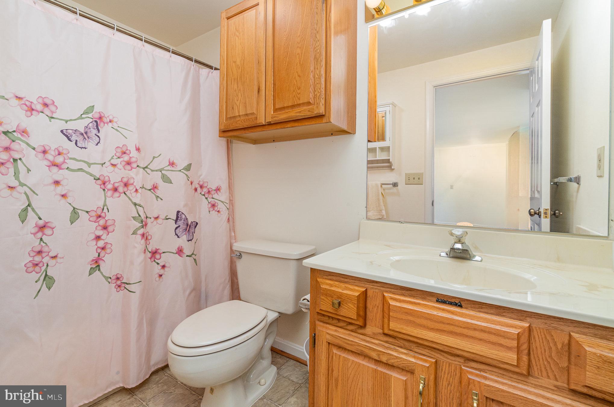 WALNUT COURT - Residential