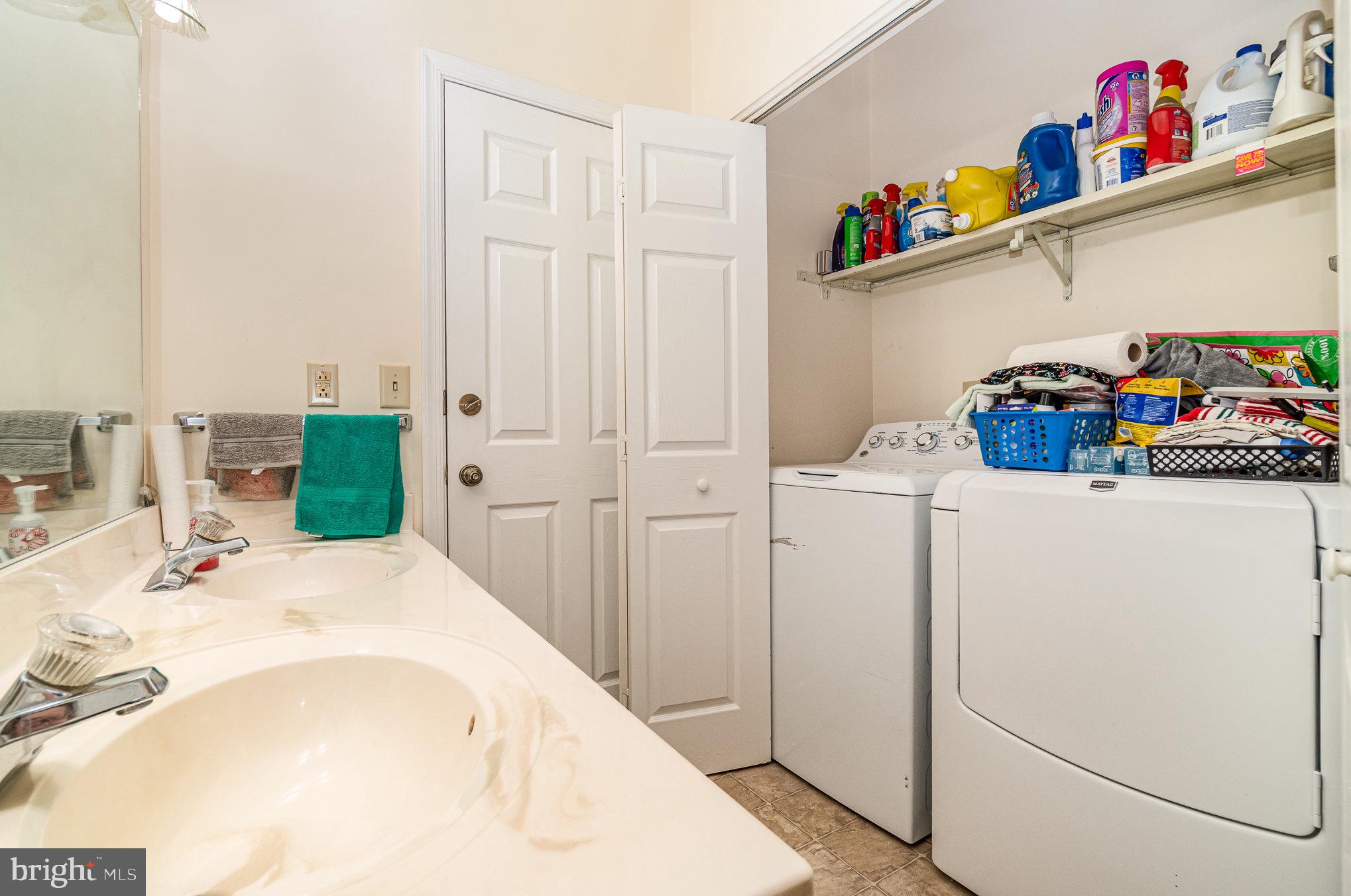 WALNUT COURT - Residential