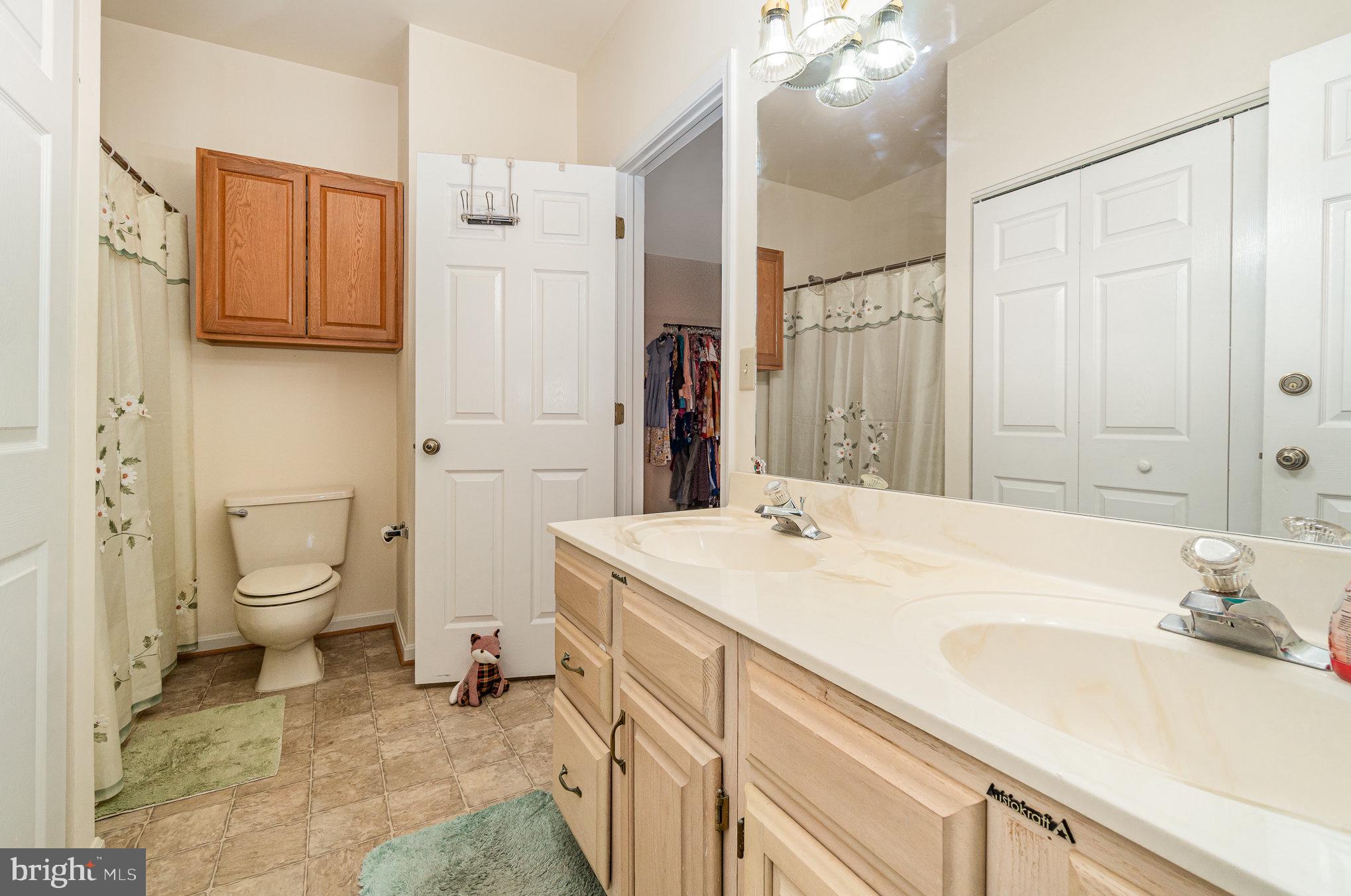 WALNUT COURT - Residential