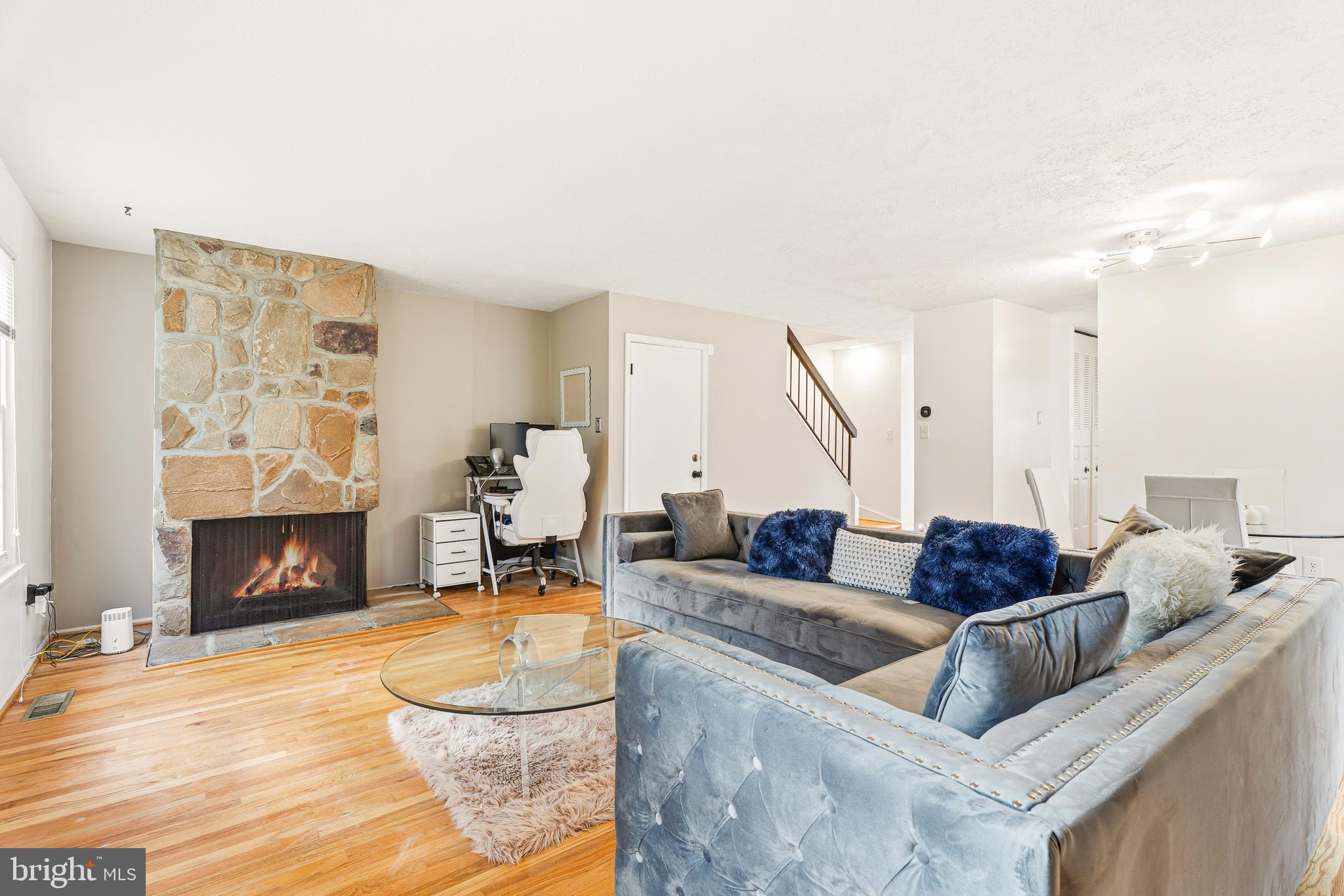 SNOWDEN OAKS - Residential