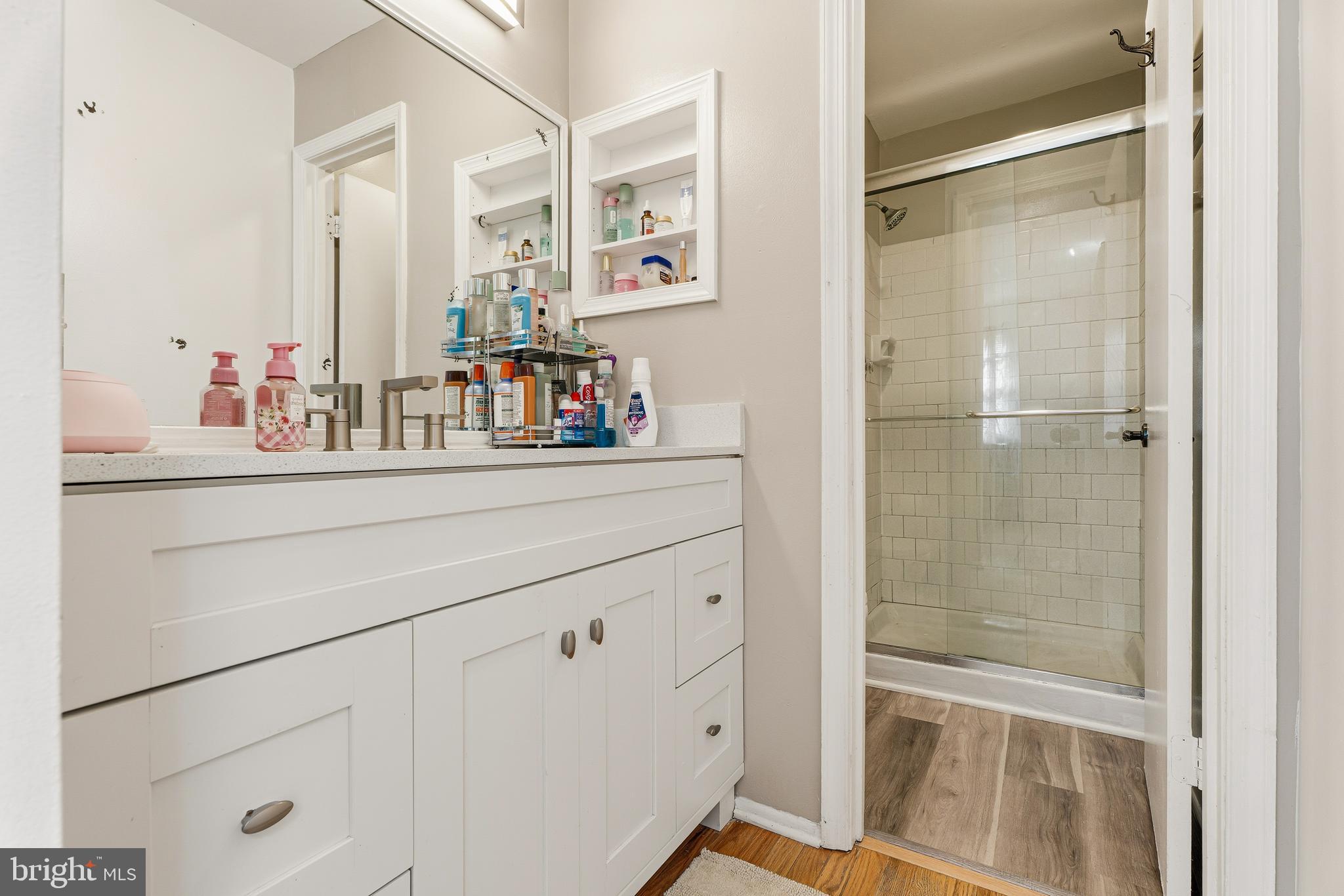 SNOWDEN OAKS - Residential