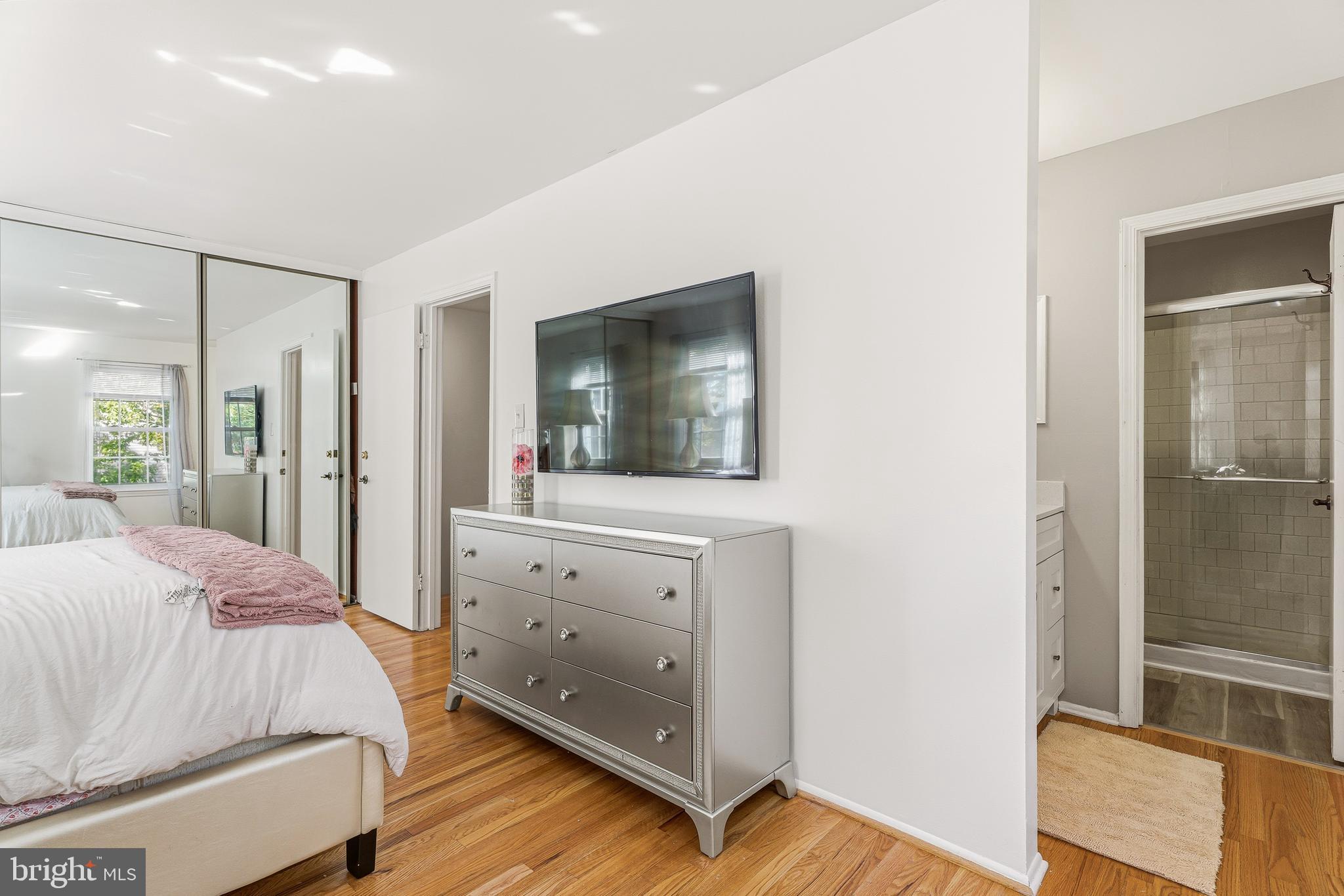 SNOWDEN OAKS - Residential