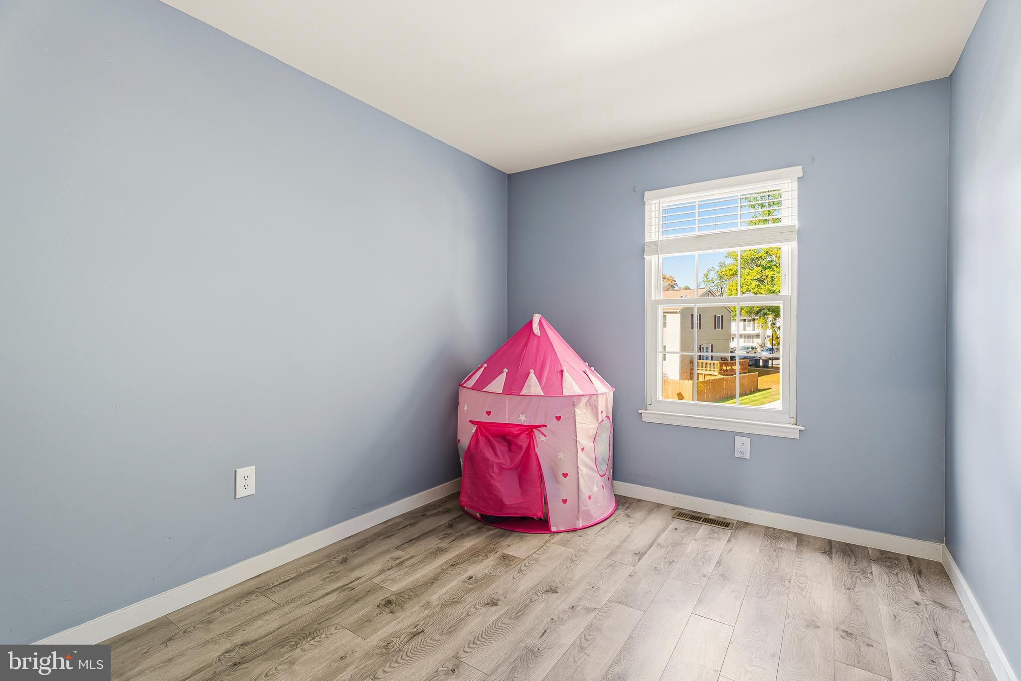 SNOWDEN OAKS - Residential