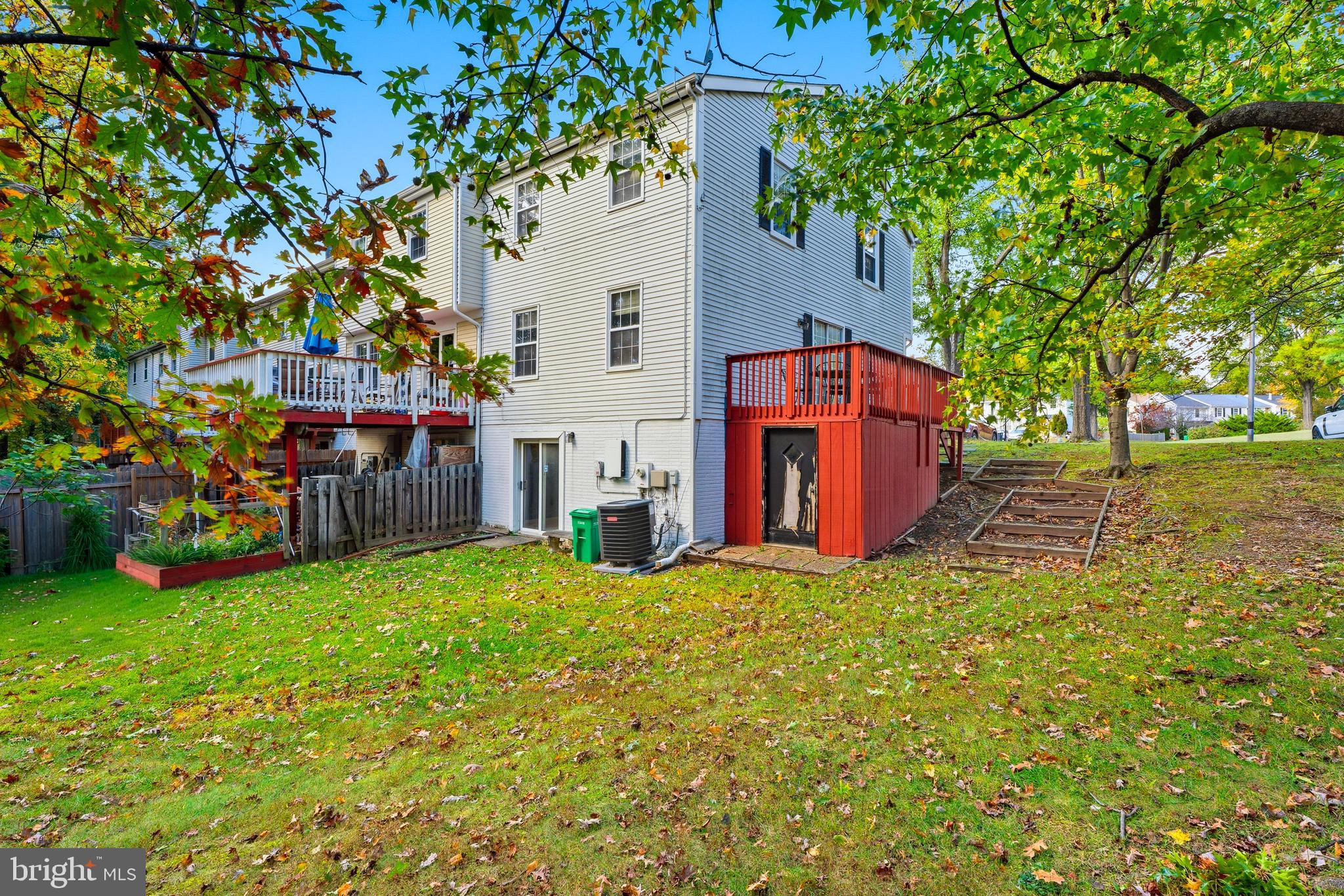 SNOWDEN OAKS - Residential