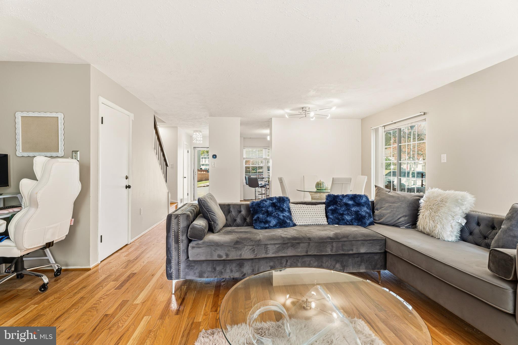 SNOWDEN OAKS - Residential