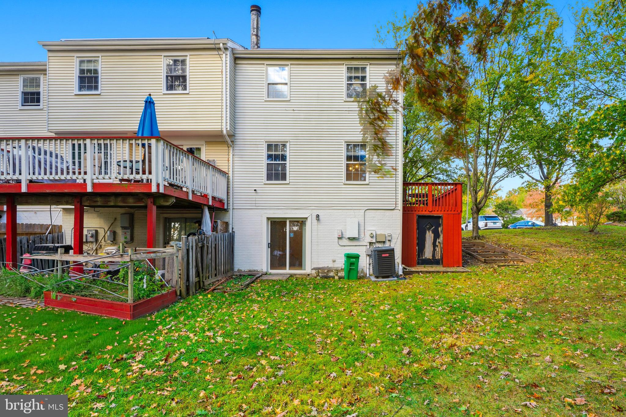 SNOWDEN OAKS - Residential