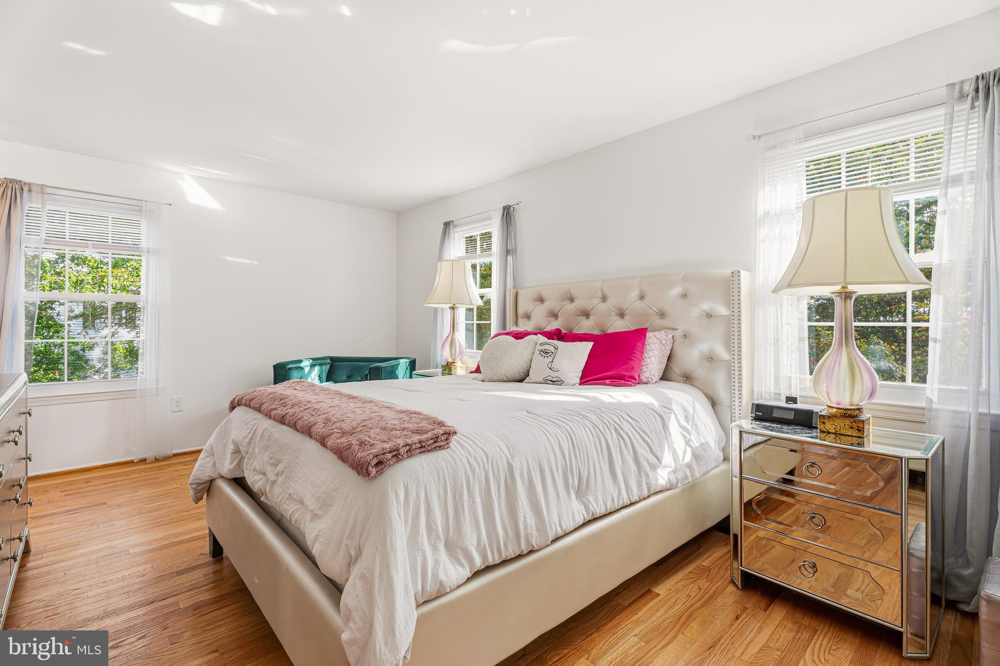 SNOWDEN OAKS - Residential