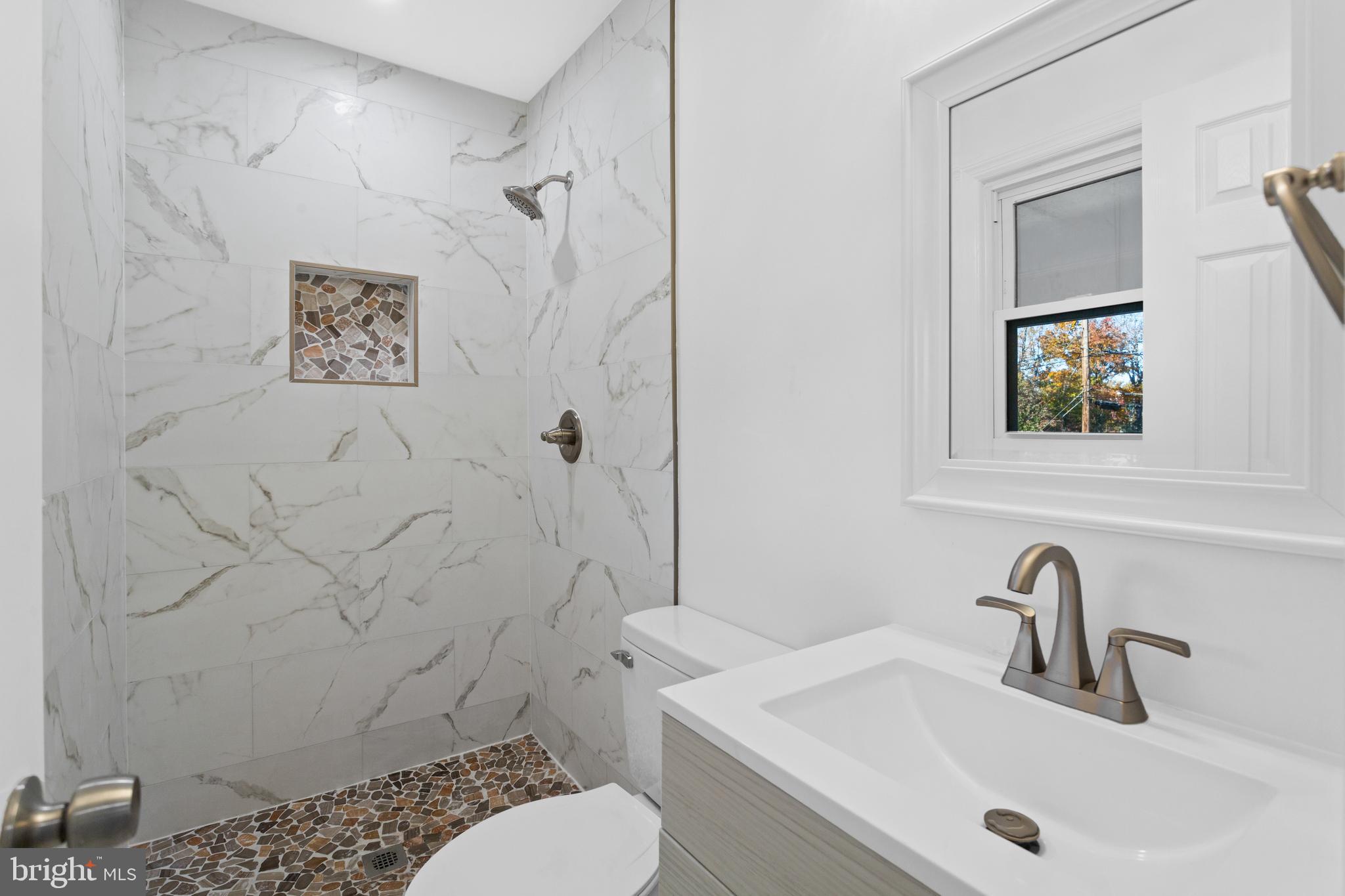 RIVERSIDE ESTATES - Residential