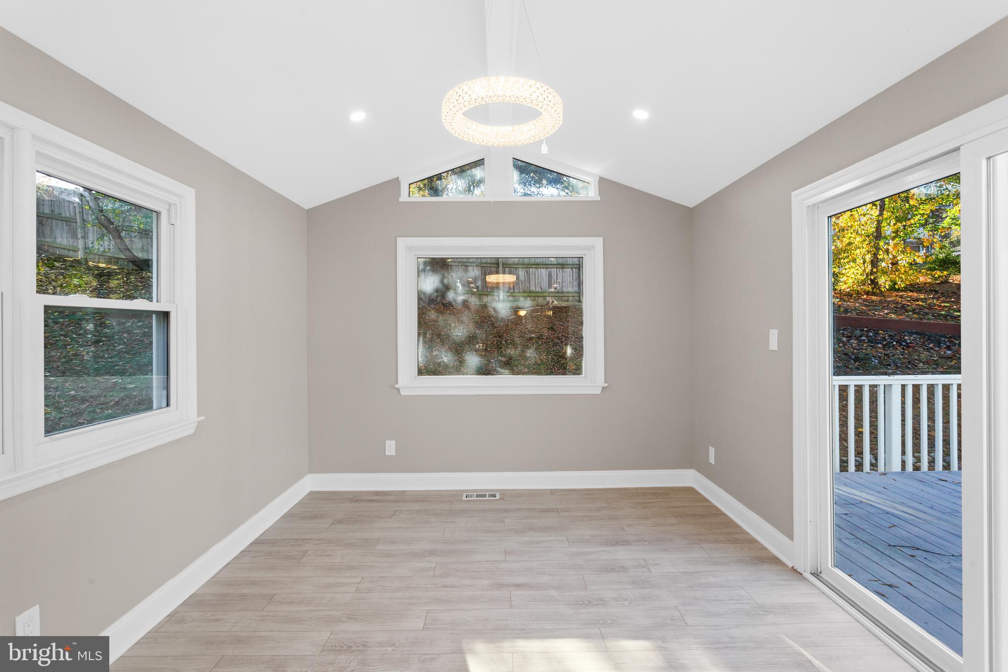 RIVERSIDE ESTATES - Residential