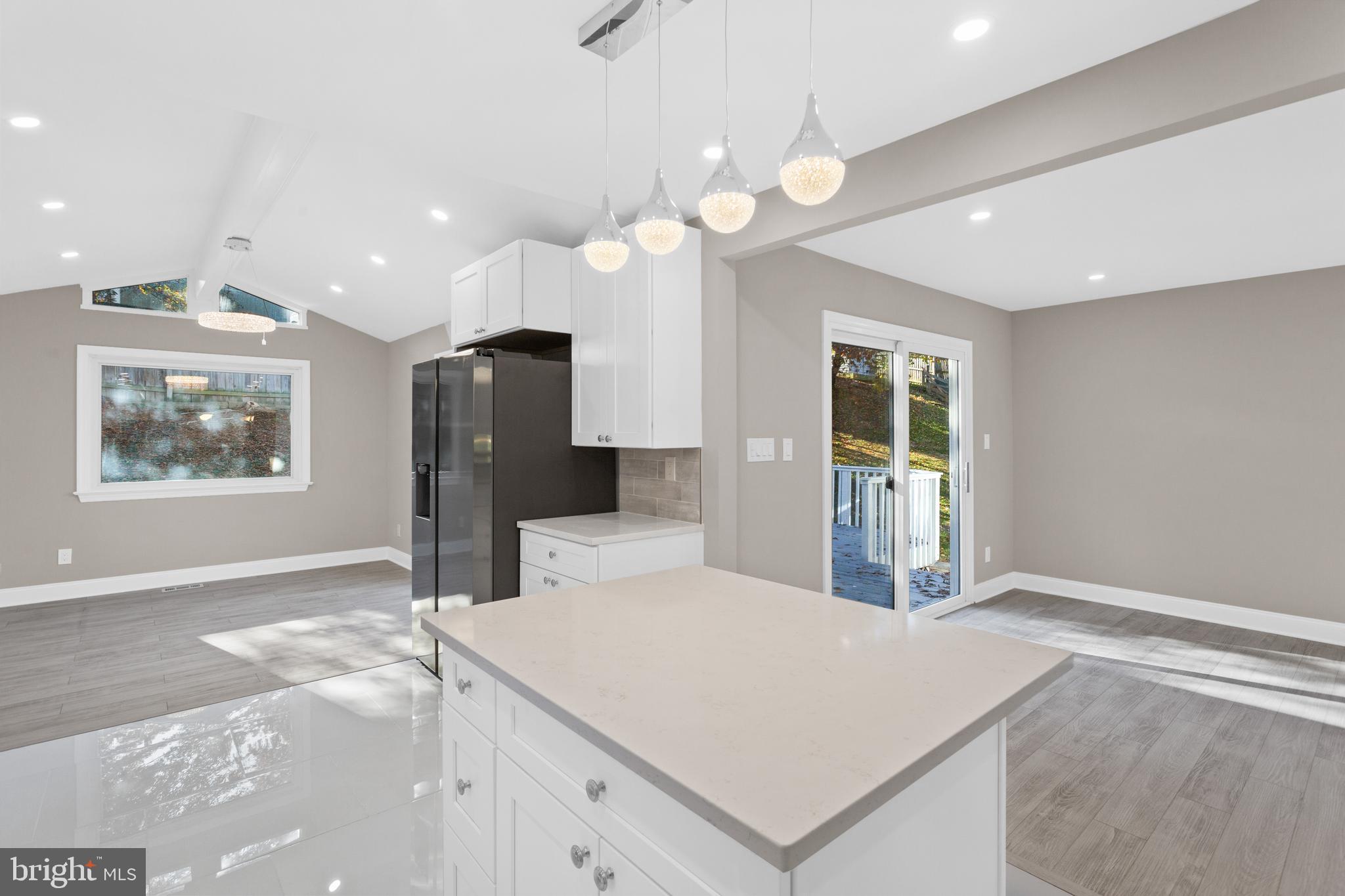 RIVERSIDE ESTATES - Residential