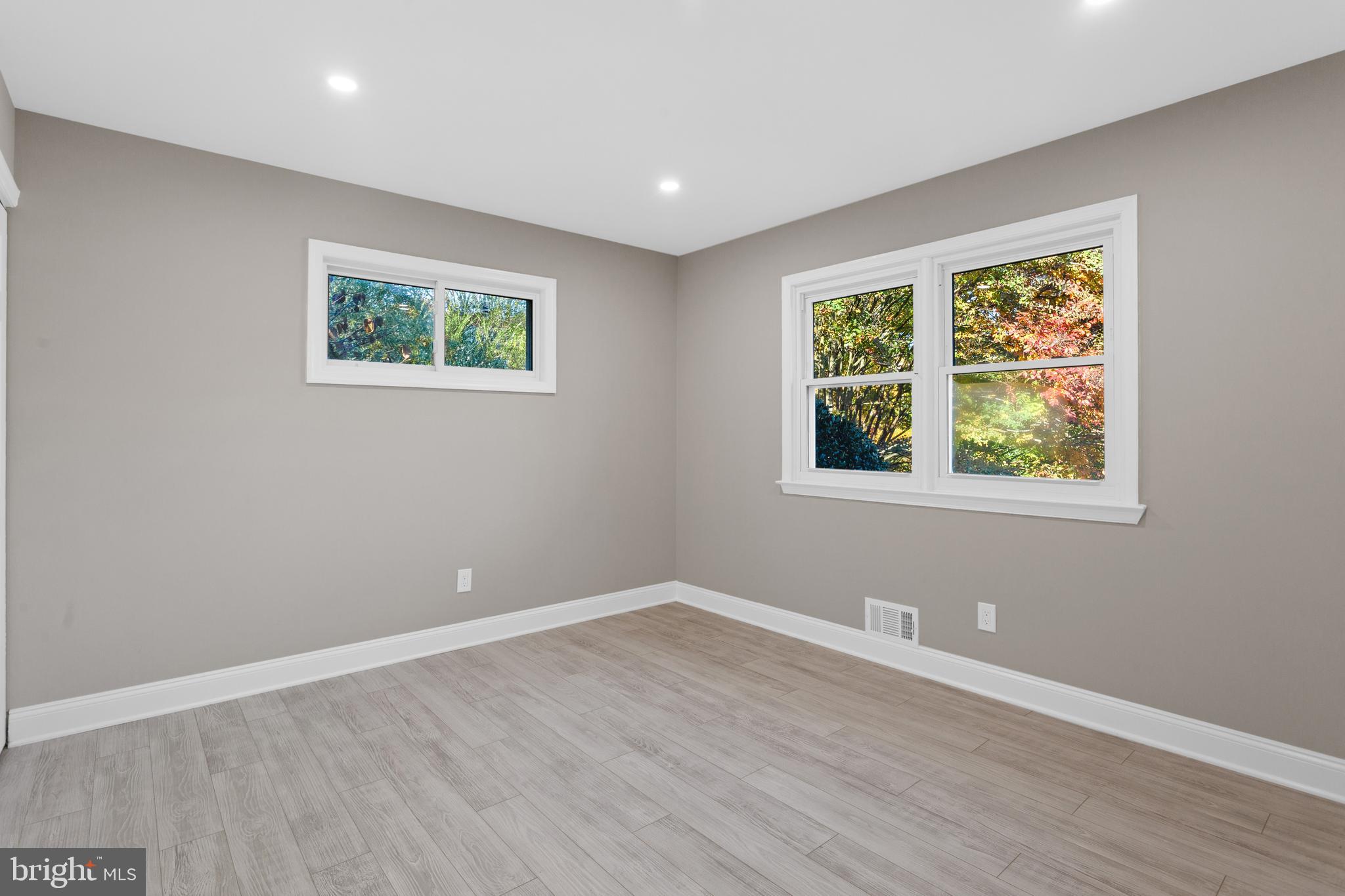 RIVERSIDE ESTATES - Residential