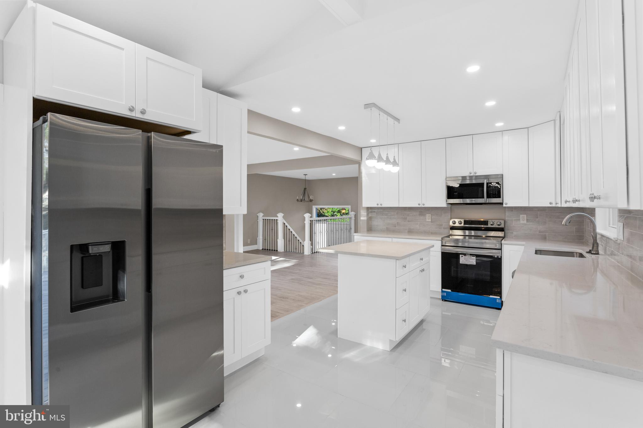 RIVERSIDE ESTATES - Residential