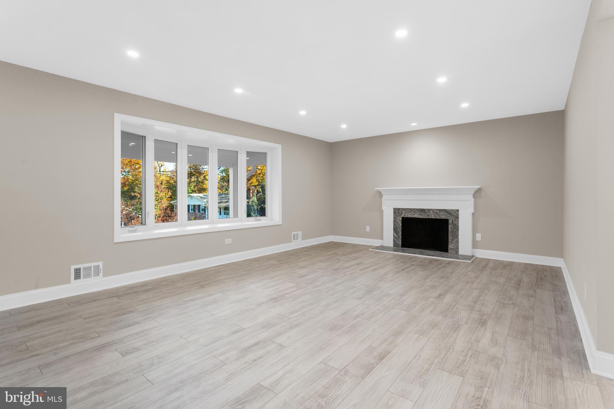 RIVERSIDE ESTATES - Residential