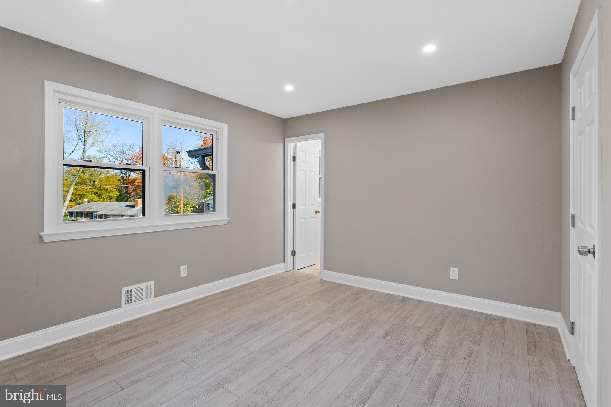 RIVERSIDE ESTATES - Residential