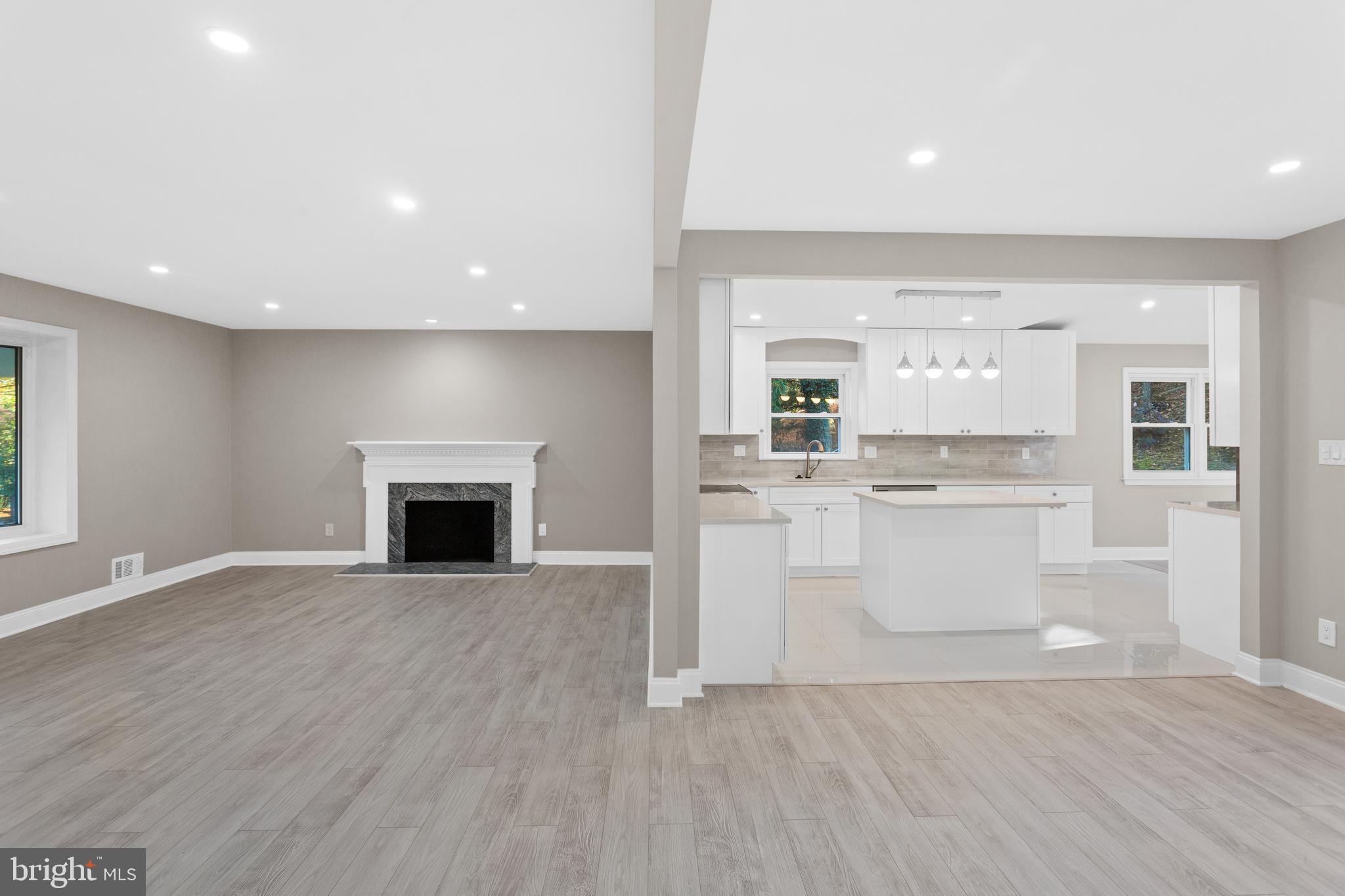 RIVERSIDE ESTATES - Residential