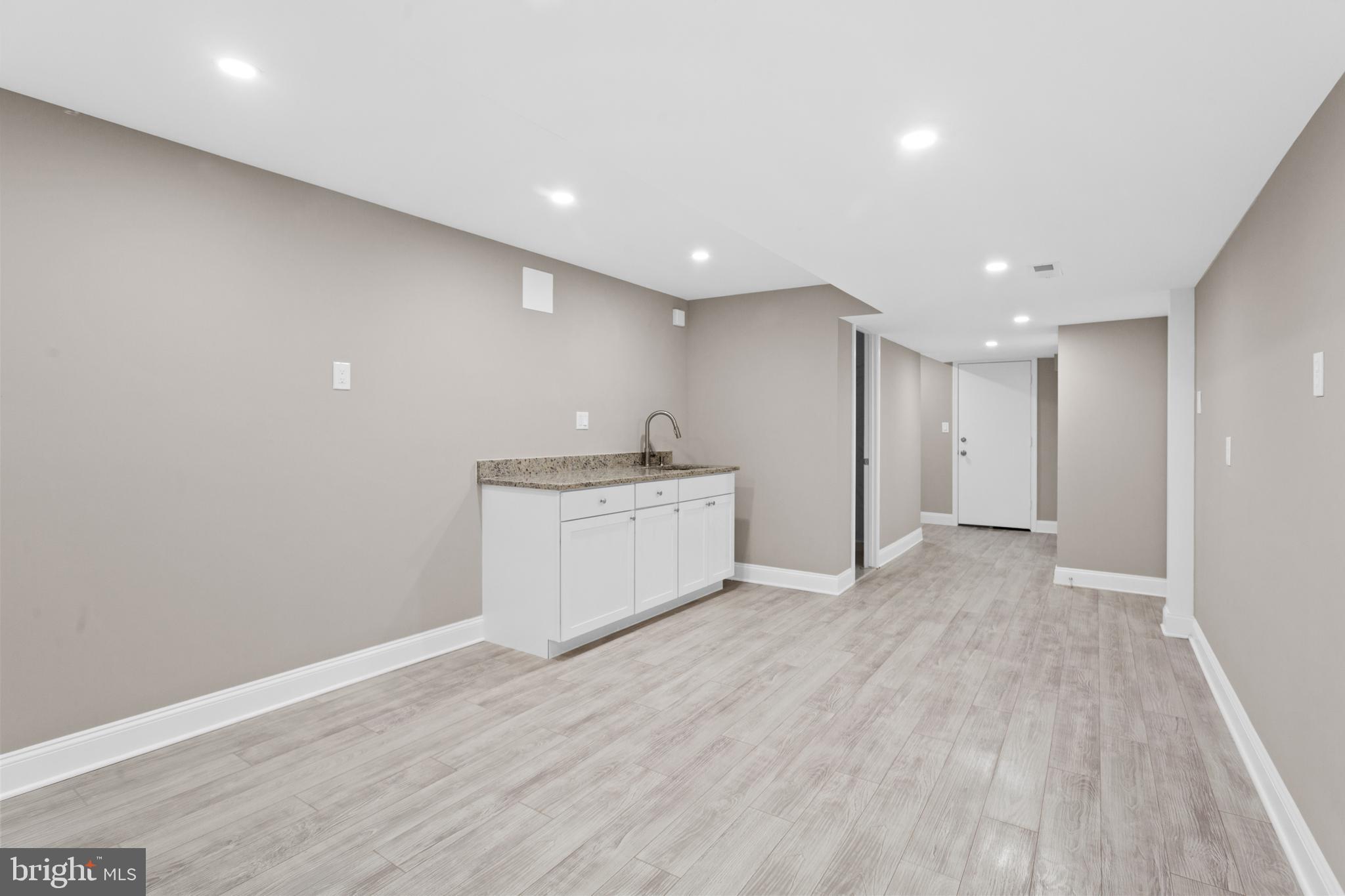 RIVERSIDE ESTATES - Residential