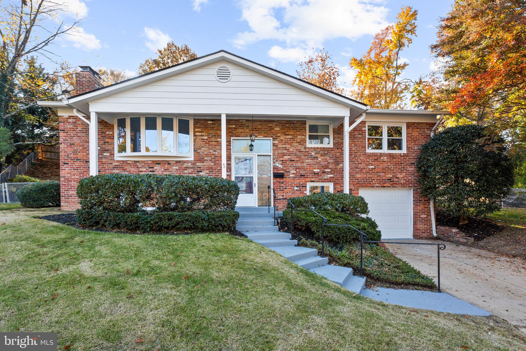 RIVERSIDE ESTATES - Residential