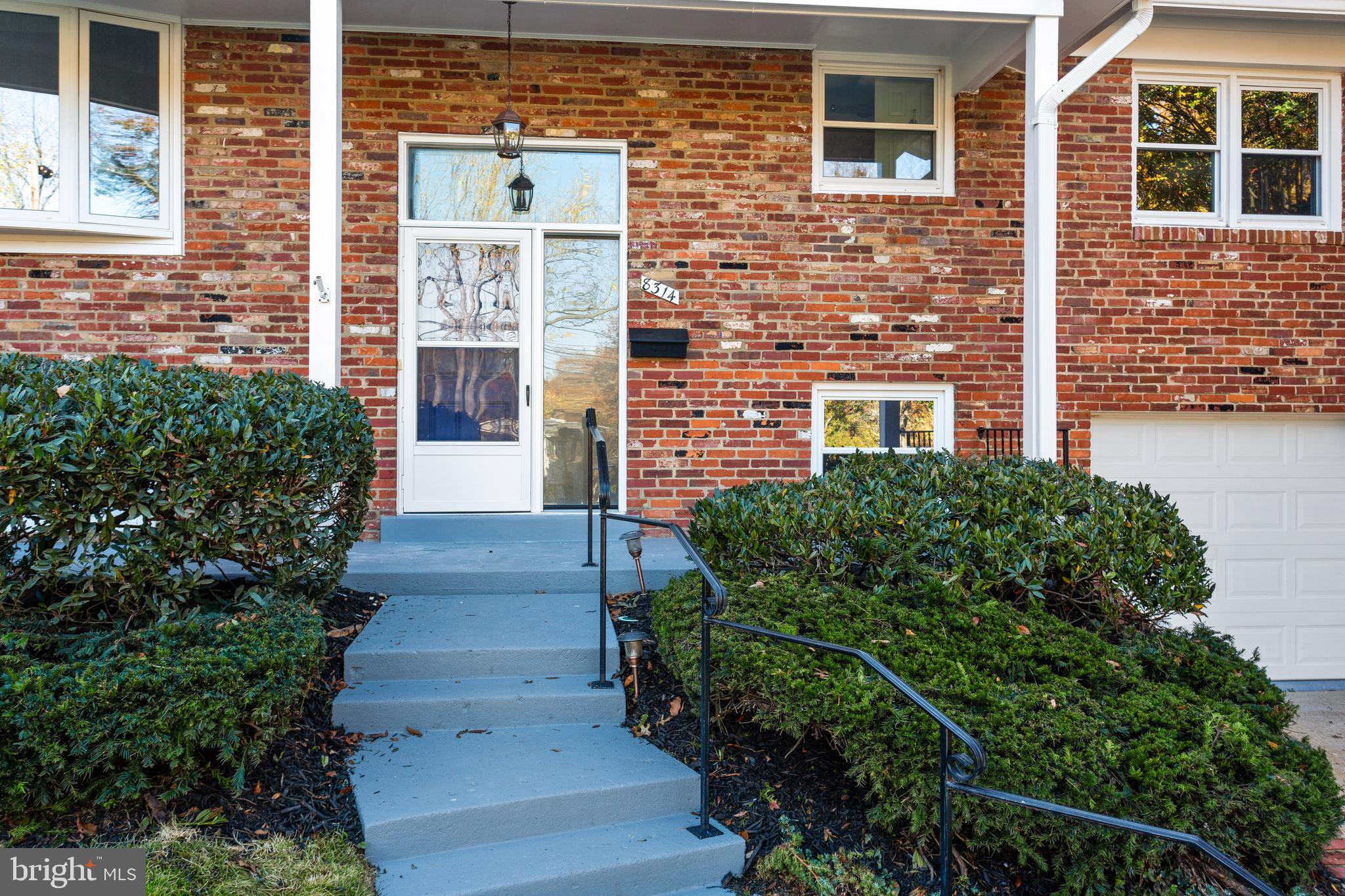 RIVERSIDE ESTATES - Residential