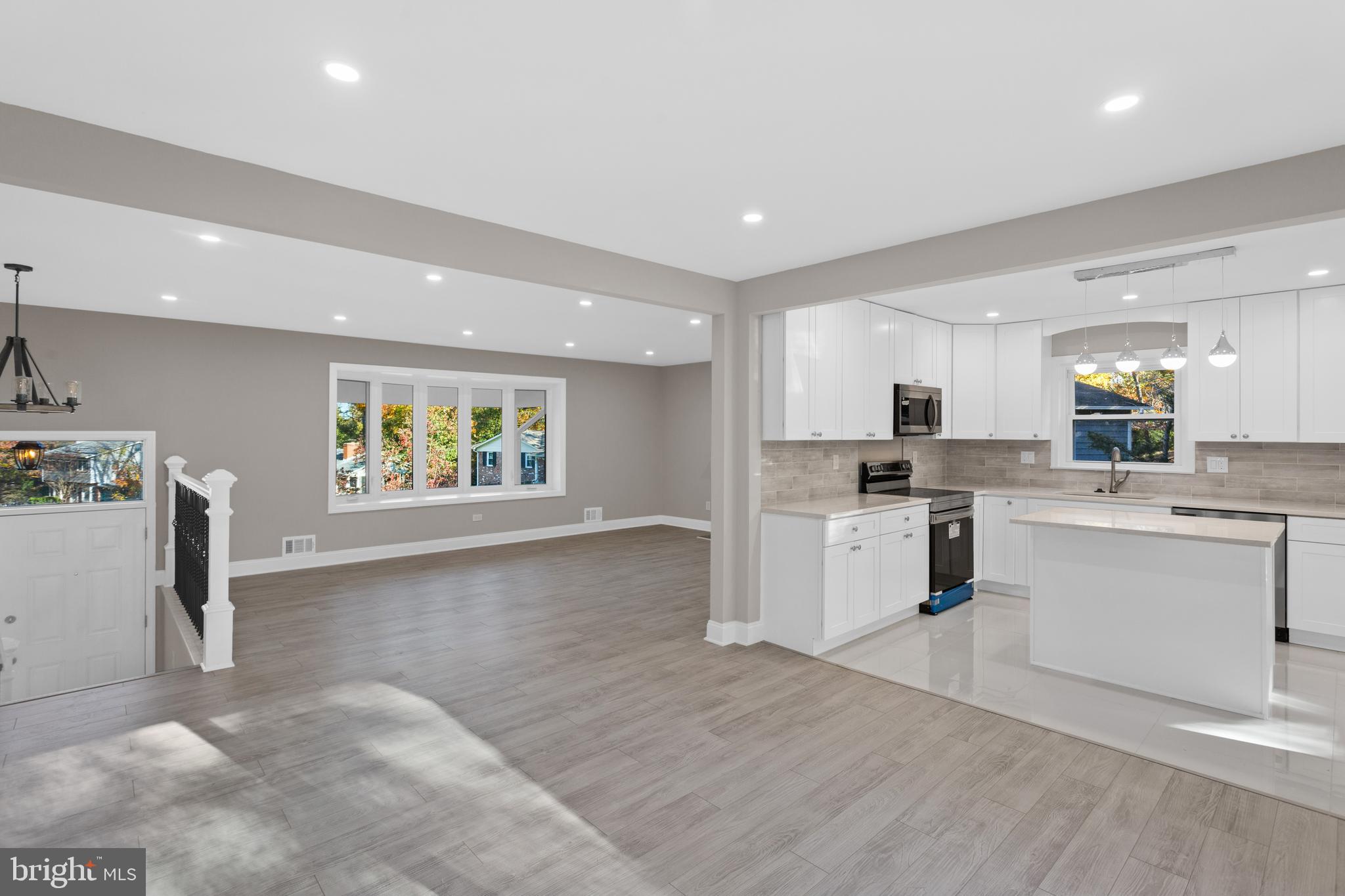 RIVERSIDE ESTATES - Residential