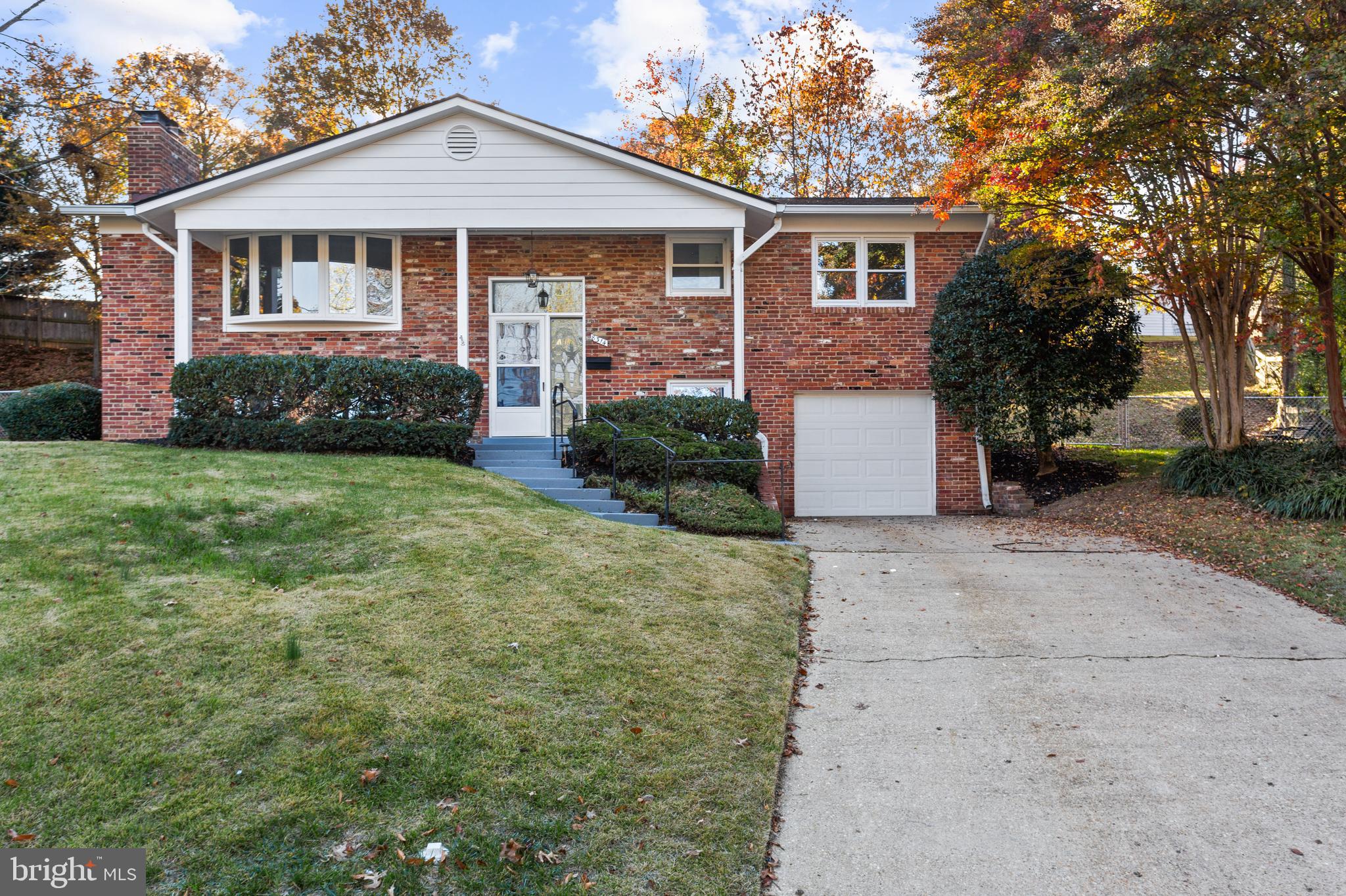 RIVERSIDE ESTATES - Residential