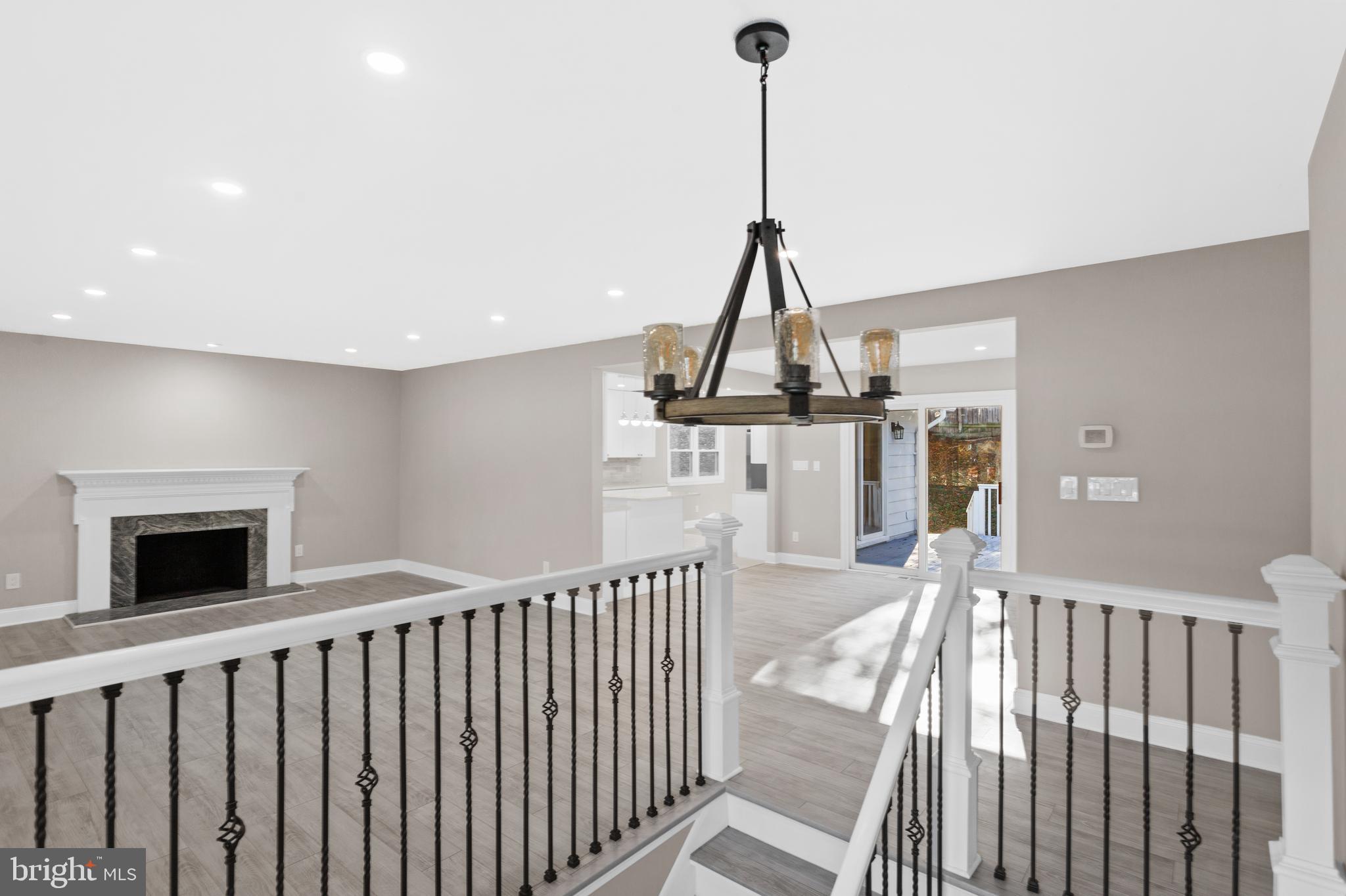 RIVERSIDE ESTATES - Residential