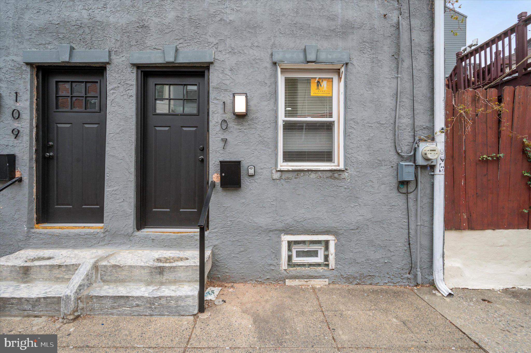 109 W THOMPSON STREET