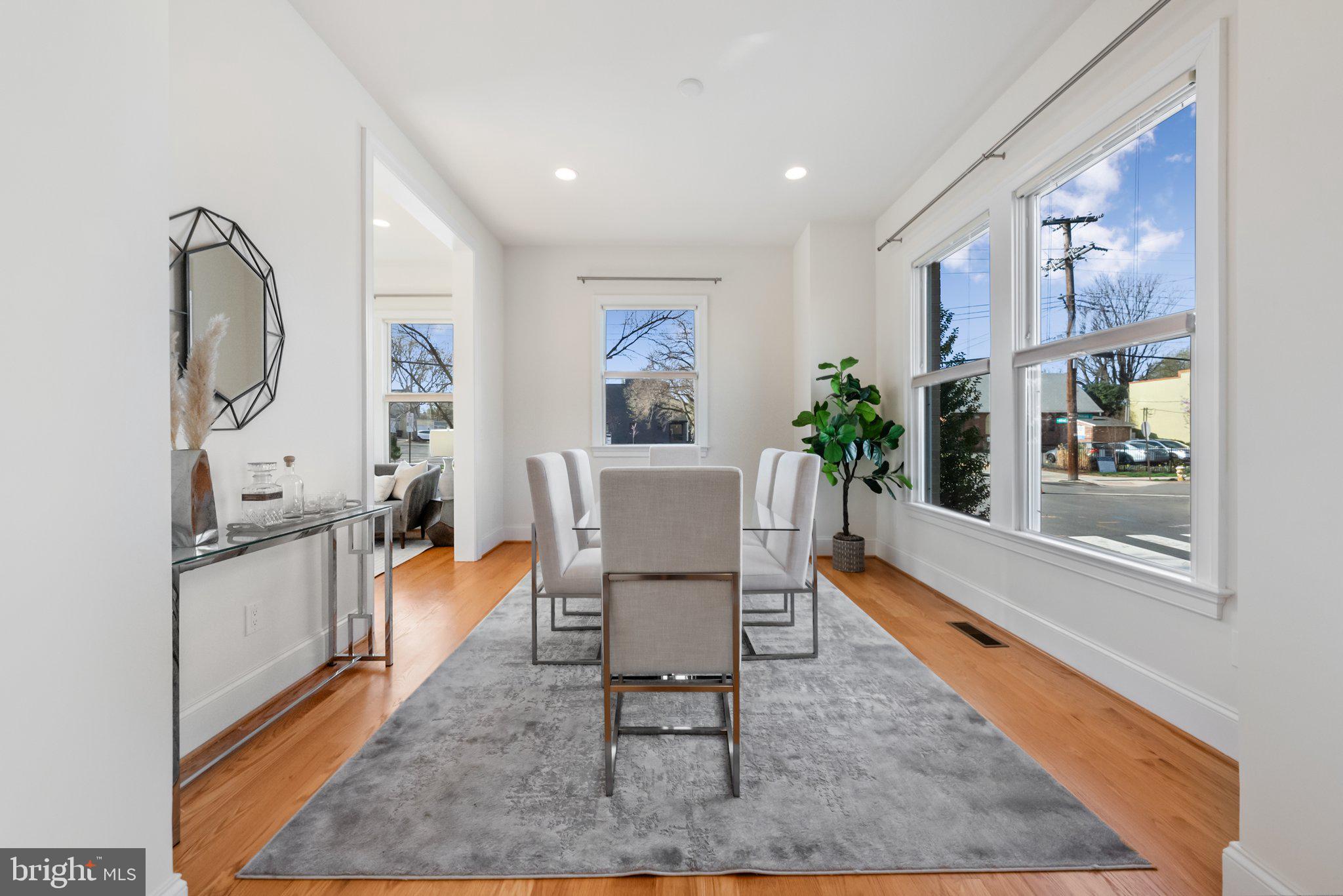 OLD TOWN ALEXANDRIA - Residential