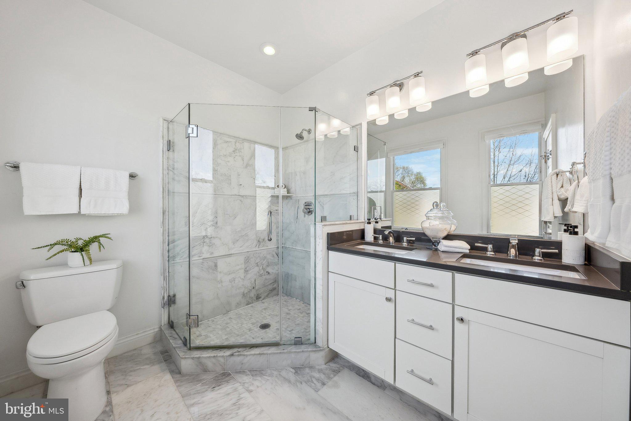 OLD TOWN ALEXANDRIA - Residential