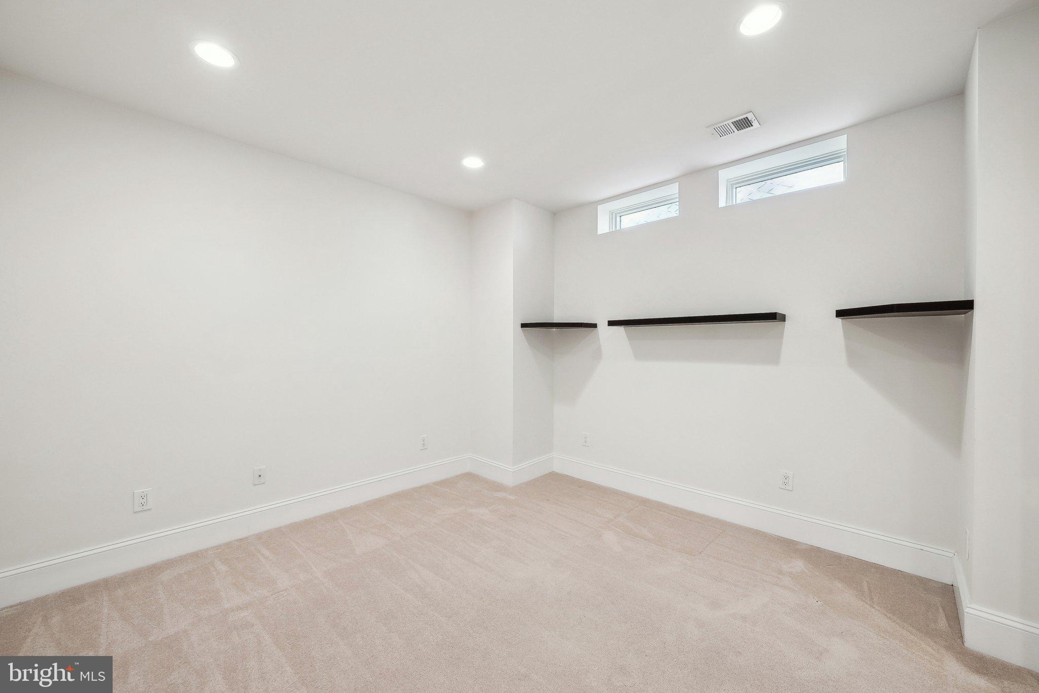 OLD TOWN ALEXANDRIA - Residential