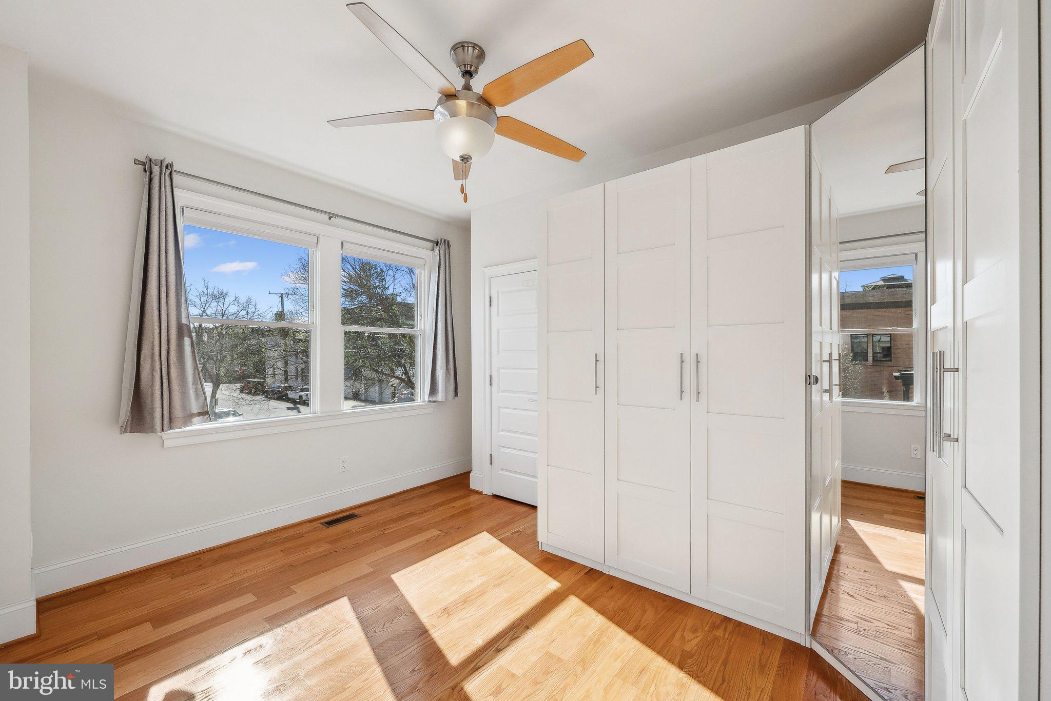 OLD TOWN ALEXANDRIA - Residential