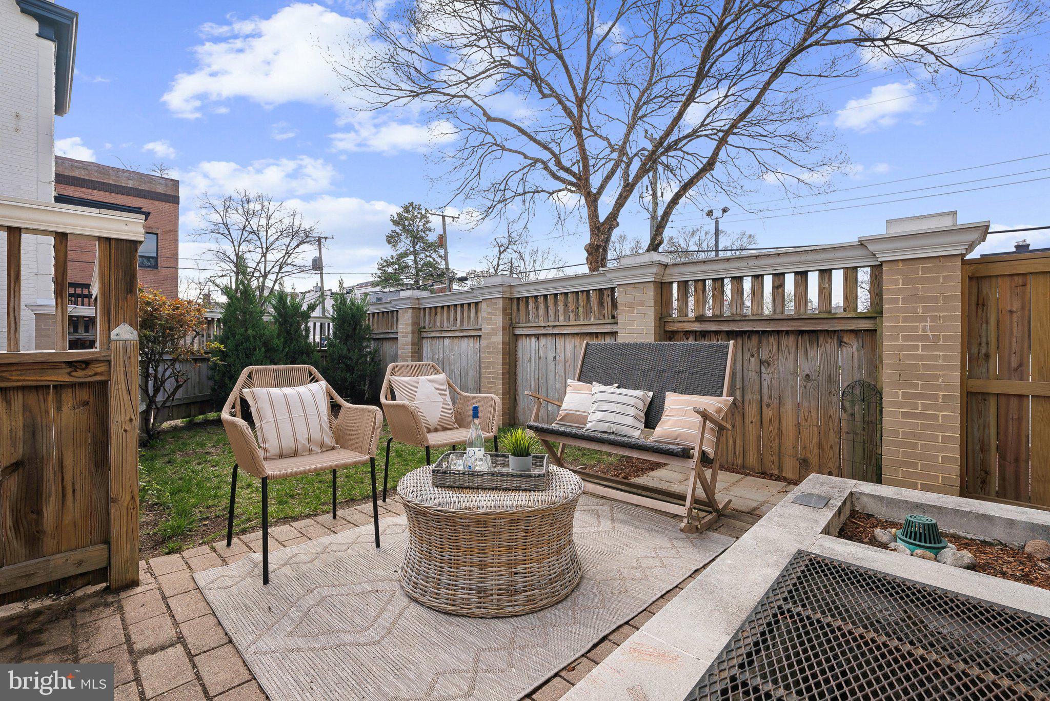 OLD TOWN ALEXANDRIA - Residential